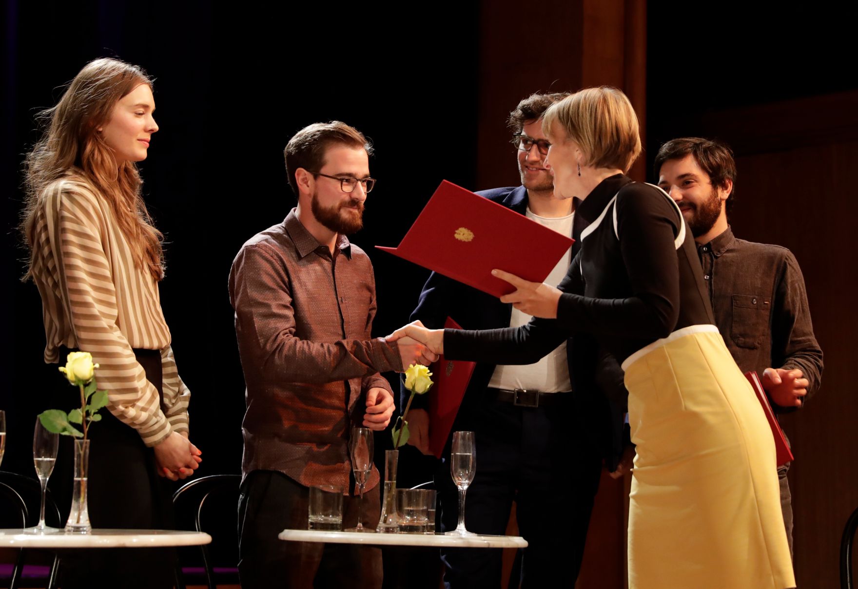Am 1. Dezember 2016 fand die &Uuml;berreichung der outstanding artist awards 2016 im Radio Kulturhaus statt.