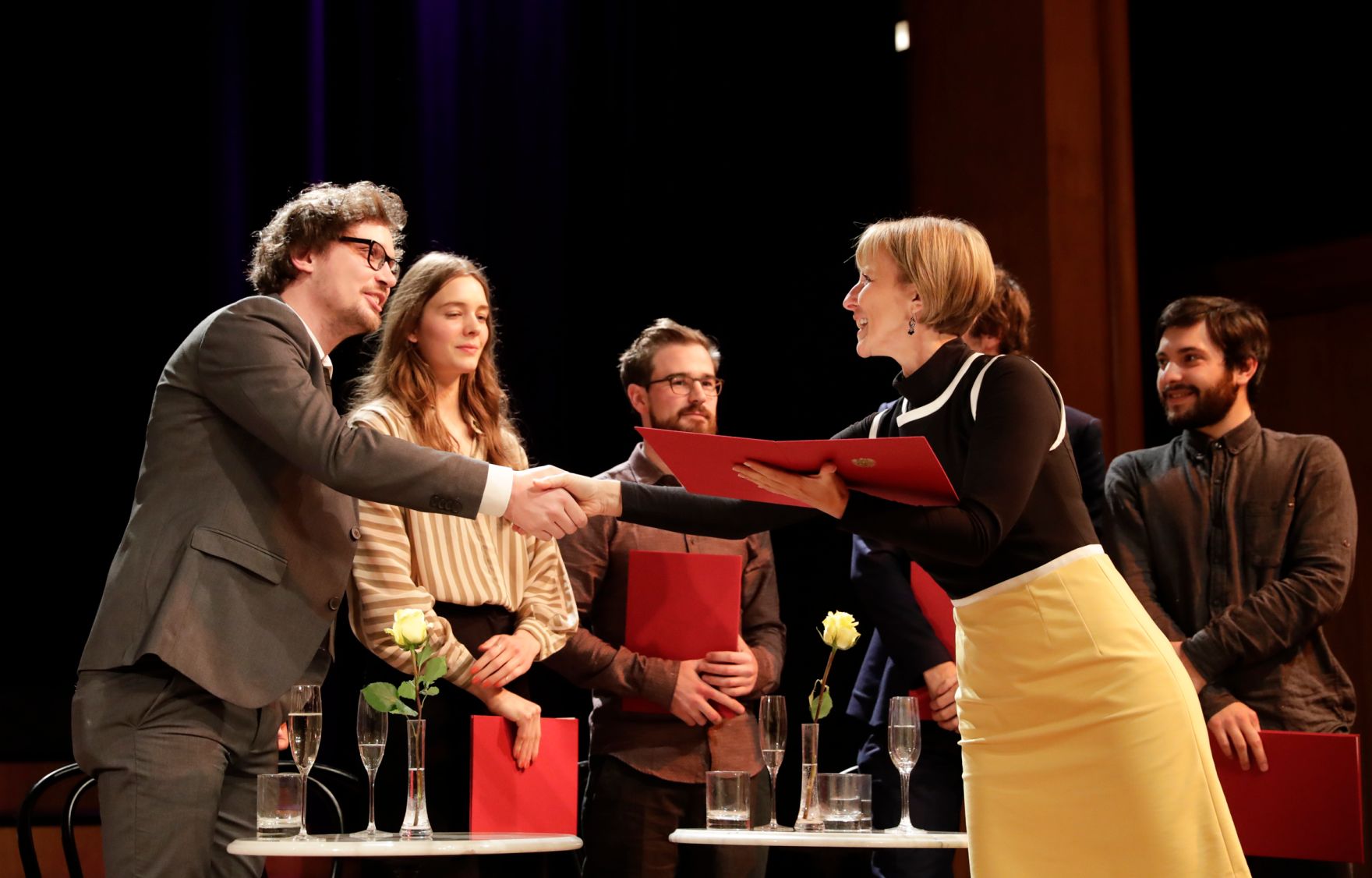 Am 1. Dezember 2016 fand die &Uuml;berreichung der outstanding artist awards 2016 im Radio Kulturhaus statt.