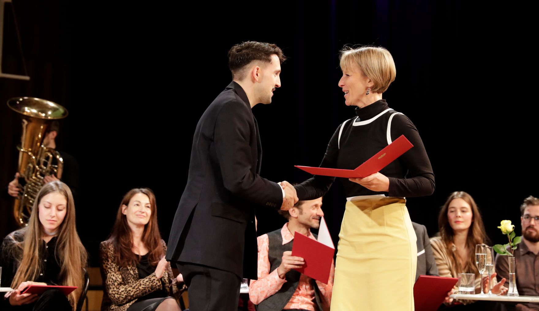 Am 1. Dezember 2016 fand die &Uuml;berreichung der outstanding artist awards 2016 im Radio Kulturhaus statt.