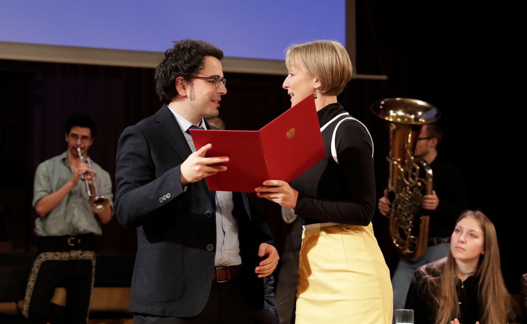 Am 1. Dezember 2016 fand die &Uuml;berreichung der outstanding artist awards 2016 im Radio Kulturhaus statt.