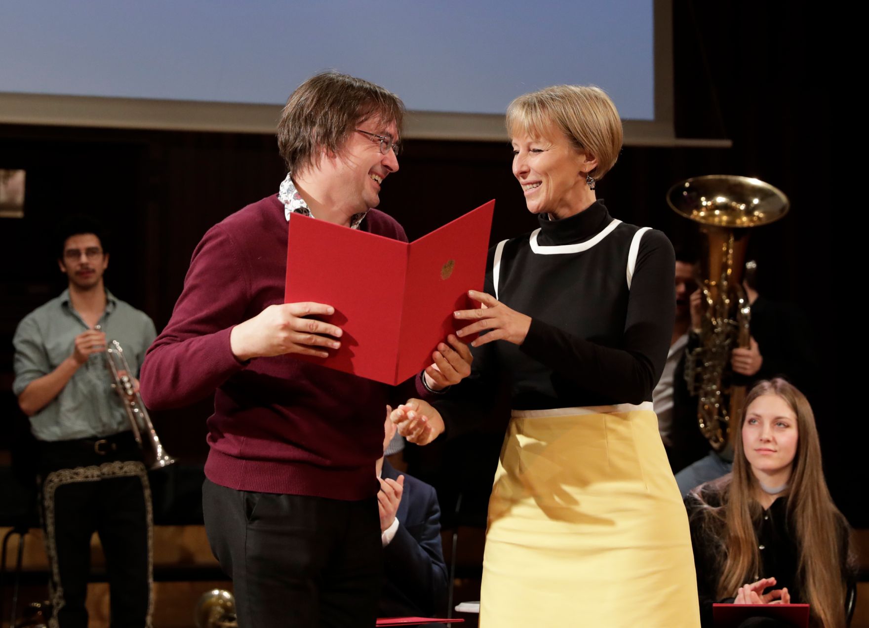 Am 1. Dezember 2016 fand die &Uuml;berreichung der outstanding artist awards 2016 im Radio Kulturhaus statt.