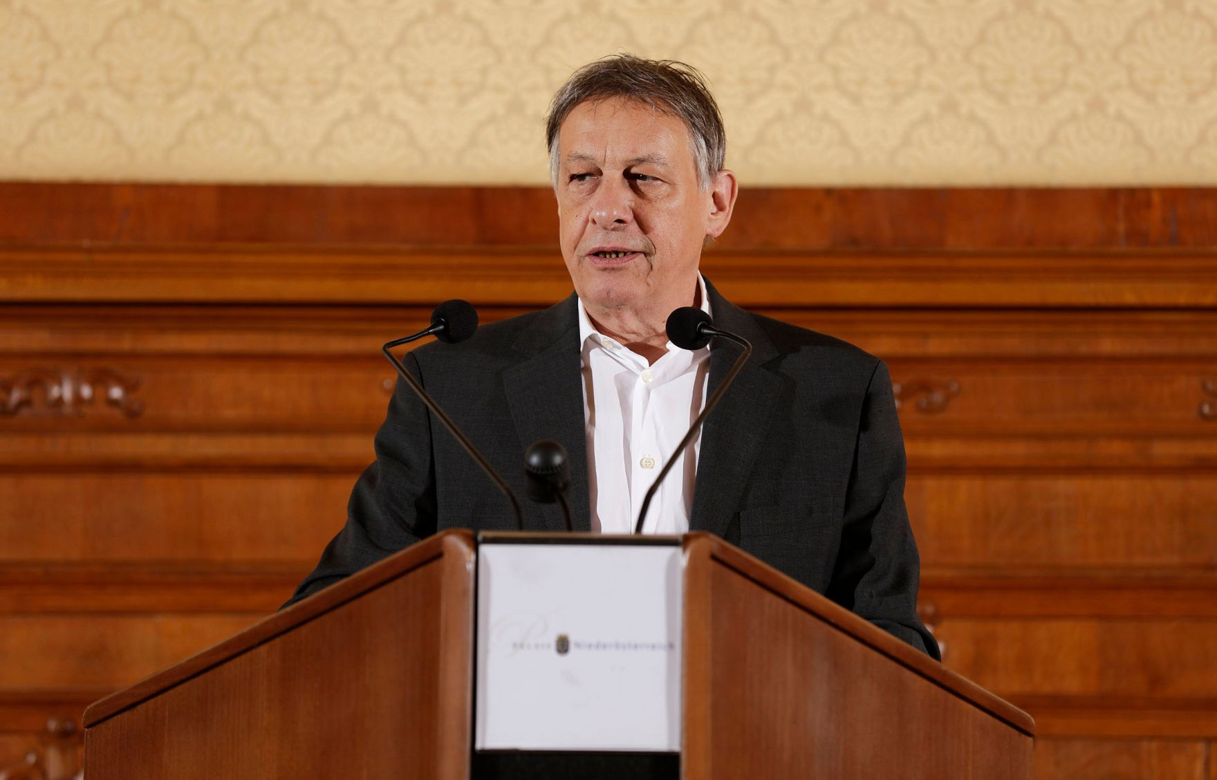 Am 5. Dezember 2016 &uuml;berreichte Ministerialrat Reinhold Hohengartner das Goldene Ehrenzeichen f&uuml;r Verdienste um die Republik &Ouml;sterreich an Ursi F&uuml;rtler und an Victoria Trauttmansdorff-Sprenger. Im Bild der Laudator Leander Kaiser.