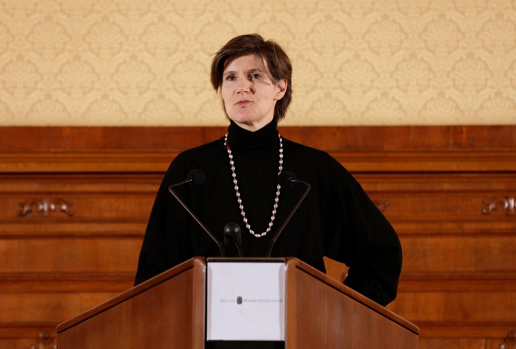 Am 5. Dezember 2016 &uuml;berreichte Ministerialrat Reinhold Hohengartner das Goldene Ehrenzeichen f&uuml;r Verdienste um die Republik &Ouml;sterreich an Ursi F&uuml;rtler und an Victoria Trauttmansdorff-Sprenger. Im Bild der Laudatorin Theresia Lieben-Seutter.