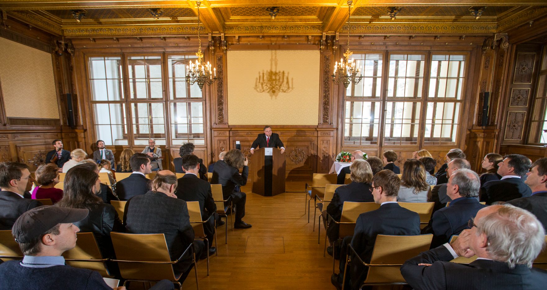 Am 12. Dezember 2016 &uuml;berreichte Ministerialrat Reinhold Hohengartner die Urkunden, mit denen Ferdinand Germadnik und Herbert Ziehensack der Berufstitel Professor verliehen wurde.