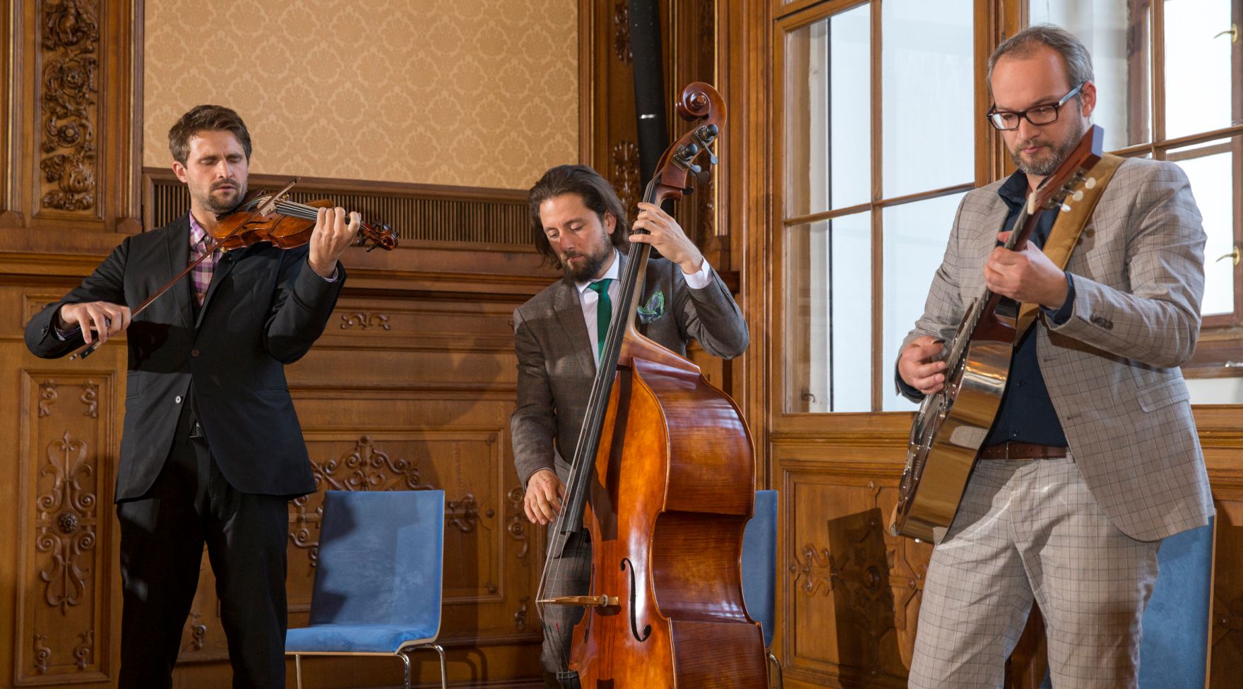 Am 12. Dezember 2016 &uuml;berreichte Ministerialrat Reinhold Hohengartner die Urkunden, mit denen Ferdinand Germadnik und Herbert Ziehensack der Berufstitel Professor verliehen wurde.