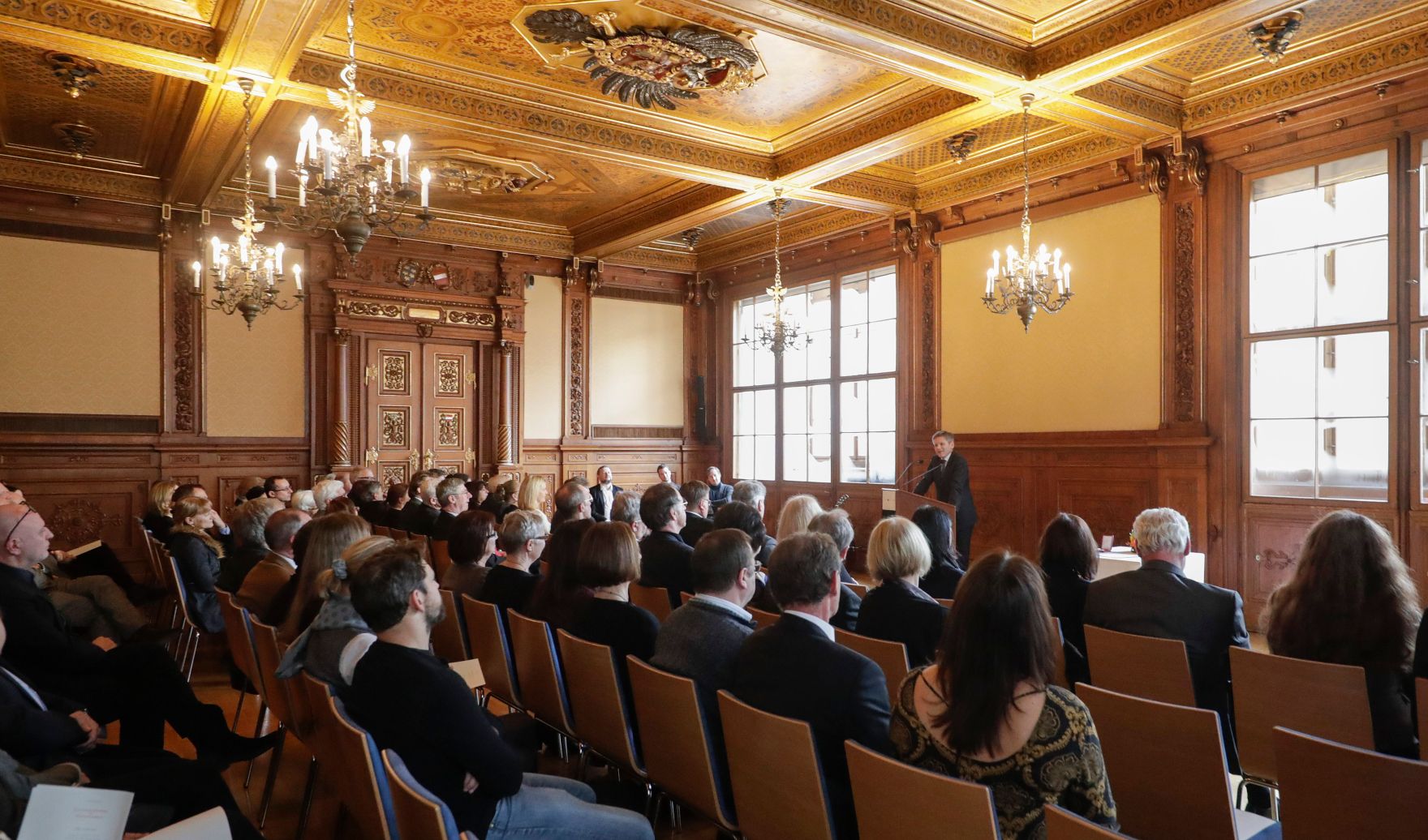 Am 16. J&auml;nner 2017 &uuml;berreichte Reinhold Hochengartner das &Ouml;sterreichische Ehrenkreuz f&uuml;r Wissenschaft und Kunst an Gerald Leitner.