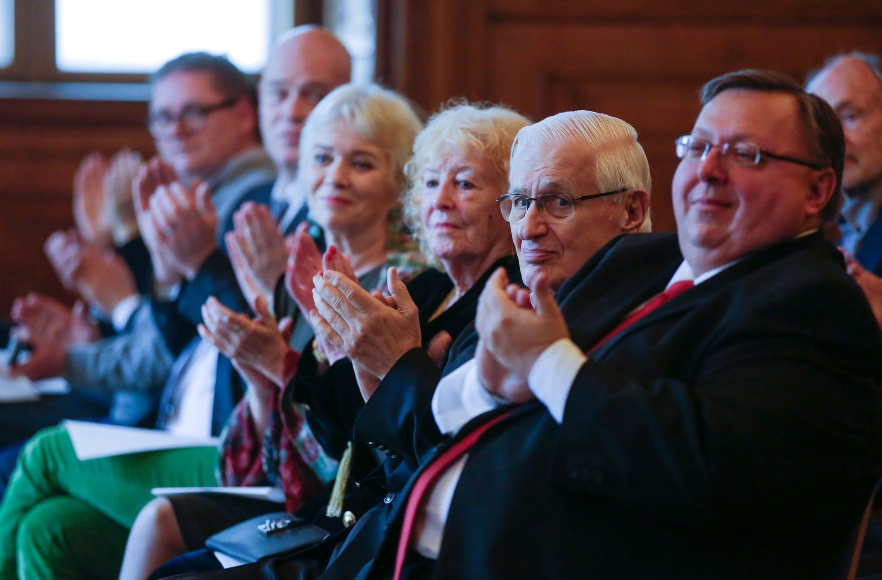 Am 23. J&auml;nner 2017 &uuml;berreichte Reinhold Hohengartner das &Ouml;sterreichische Ehrenkreuz f&uuml;r Wissenschaft und Kunst an Peter Eschberg.
