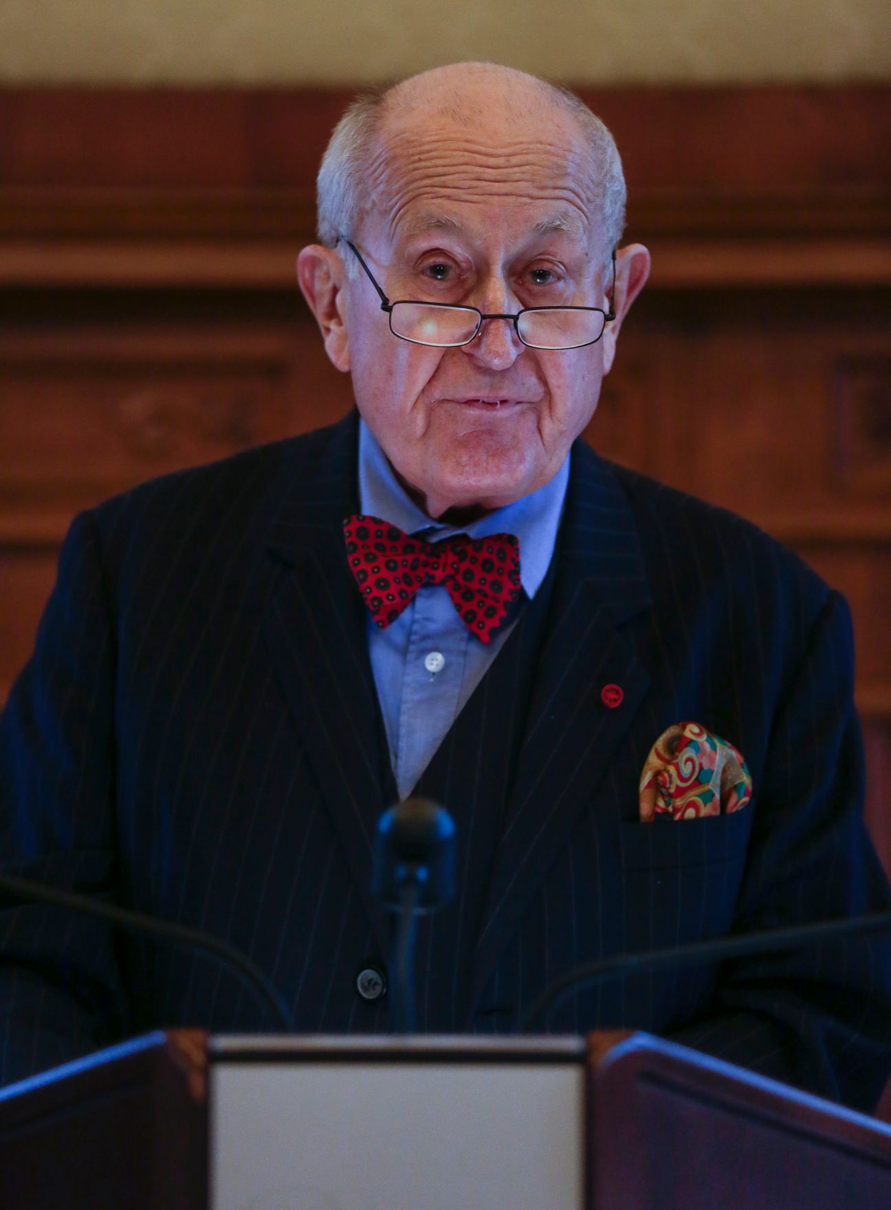 Am 23. J&auml;nner 2017 &uuml;berreichte Reinhold Hohengartner das &Ouml;sterreichische Ehrenkreuz f&uuml;r Wissenschaft und Kunst an Peter Eschberg.