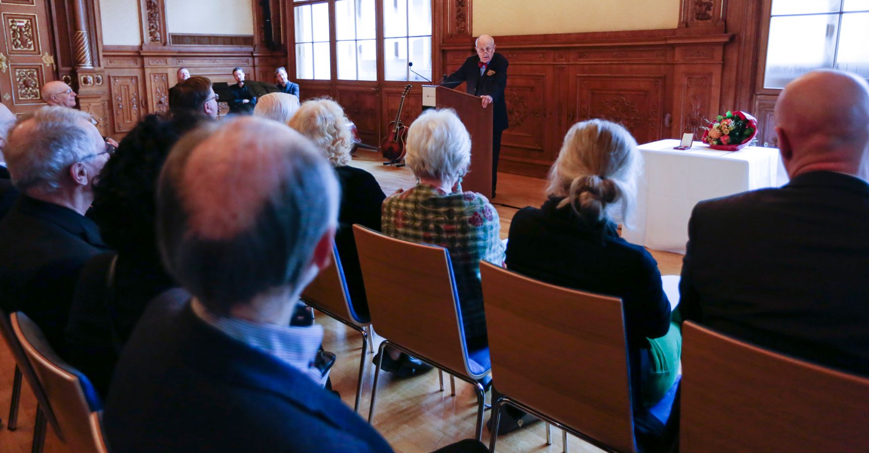 Am 23. J&auml;nner 2017 &uuml;berreichte Reinhold Hohengartner das &Ouml;sterreichische Ehrenkreuz f&uuml;r Wissenschaft und Kunst an Peter Eschberg.