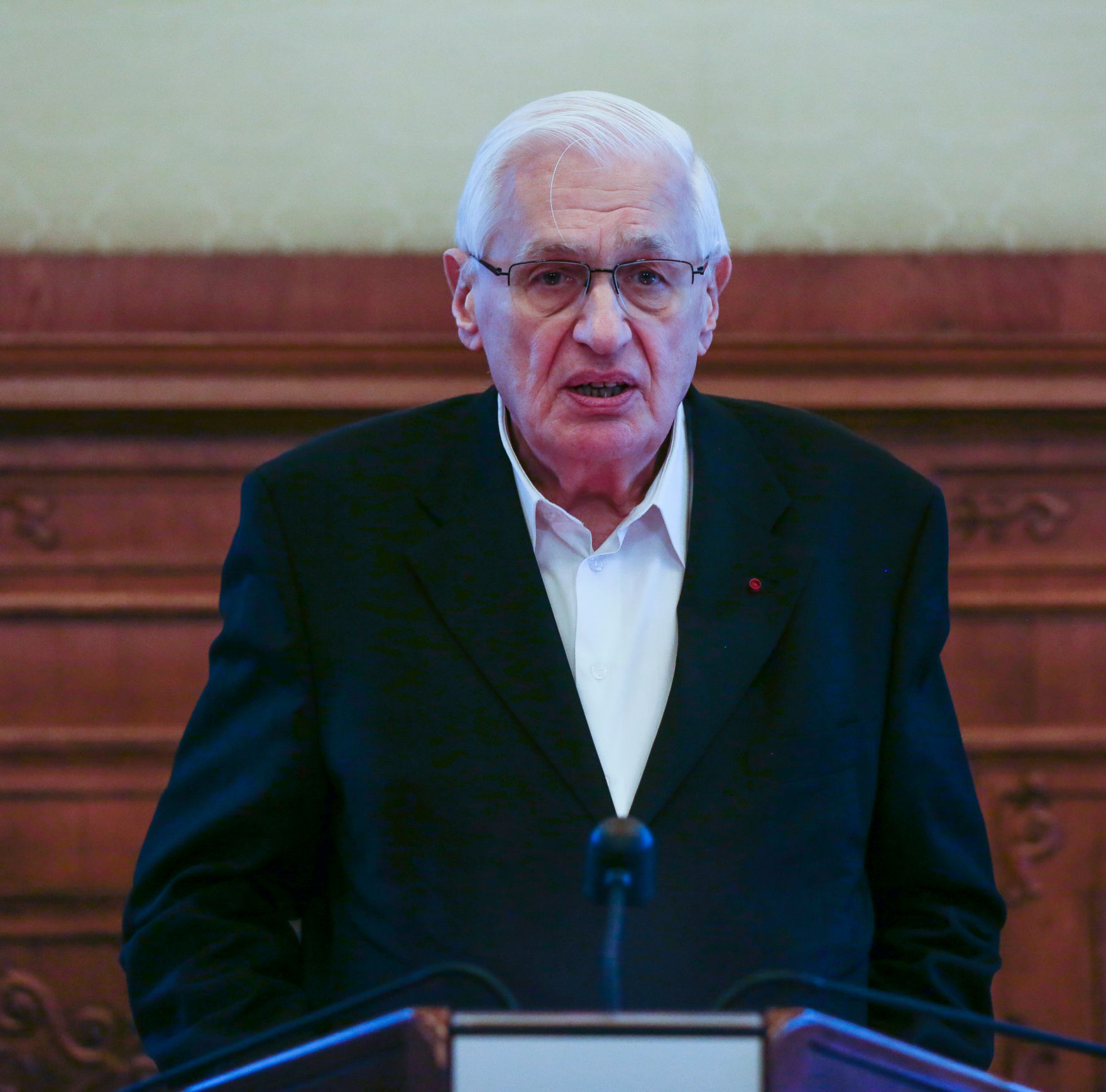 Am 23. J&auml;nner 2017 &uuml;berreichte Reinhold Hohengartner das &Ouml;sterreichische Ehrenkreuz f&uuml;r Wissenschaft und Kunst an Peter Eschberg (im Bild.).