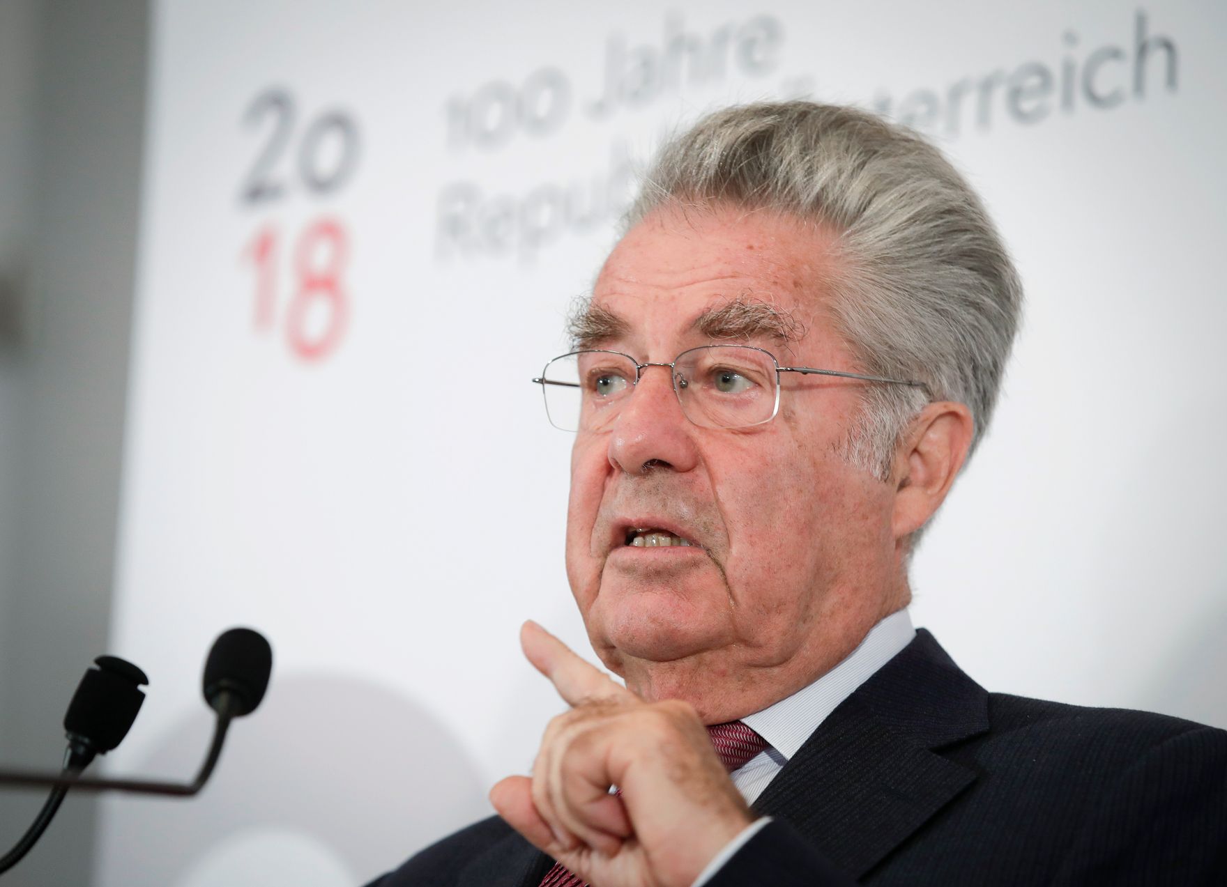 Am 5. September 2017 gab Bundespr&auml;sident a.D. Heinz Fischer (im Bild) gemeinsam mit der Direktorin des Hauses der Geschichte &Ouml;sterreichs Monika Sommer-Sieghart eine Pressekonferenz zum Gedenk- und Erinnerungsjahr 2018 - 100 Jahre Republik &Ouml;sterreich.