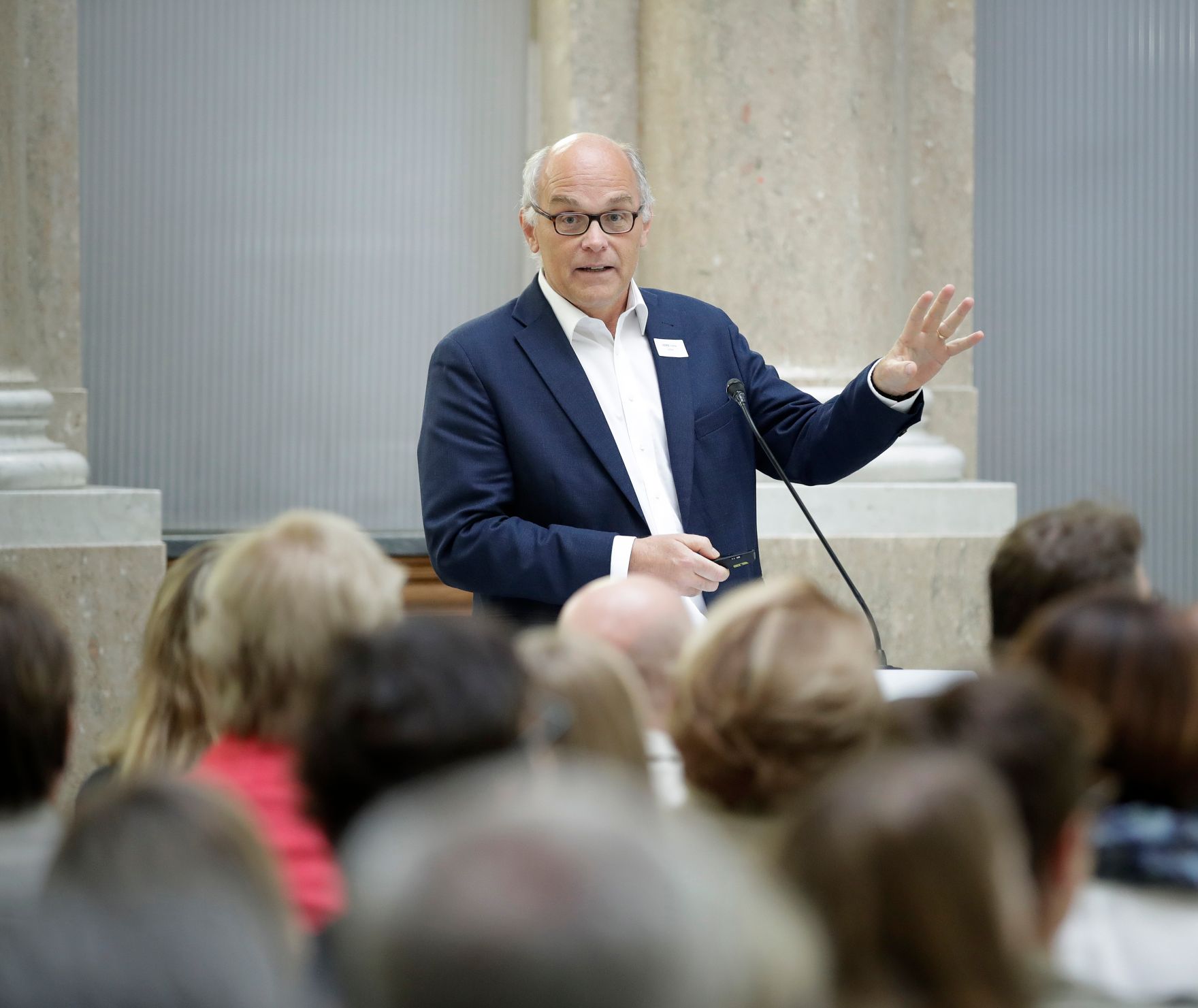 Am 13. September 2017 fand der Impulstag School of Data Public Services im Kassensaal statt. Im Bild G&uuml;nther Ogris.