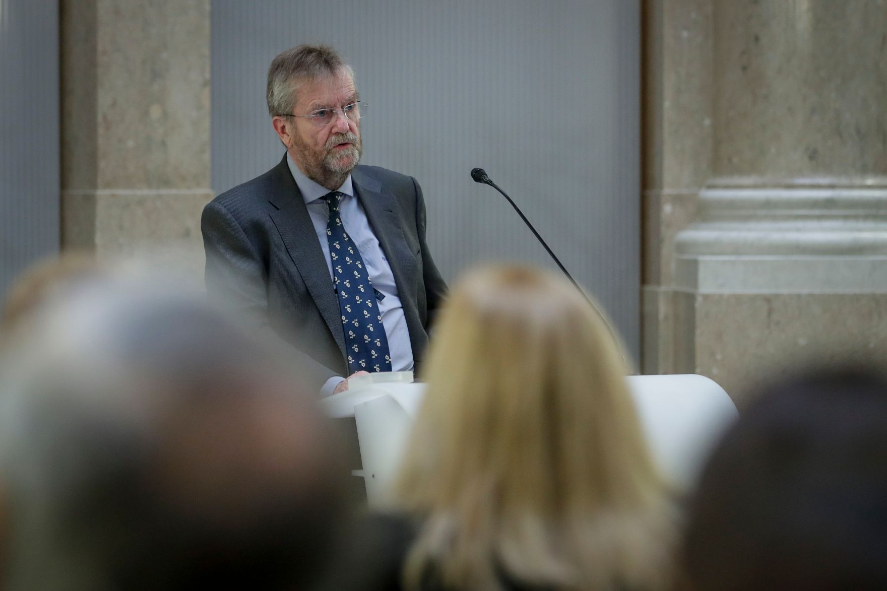 Am 24. November 2017 &uuml;berreichte Abteilungsleiterin Kathrin Knei&szlig;el das &Ouml;sterreichische Ehrenkreuz f&uuml;r Wissenschaft und Kunst I. Klasse an Clara Bencivenga-Trillmich. Im Bild der Laudator Karl Friedrich Rudolf.