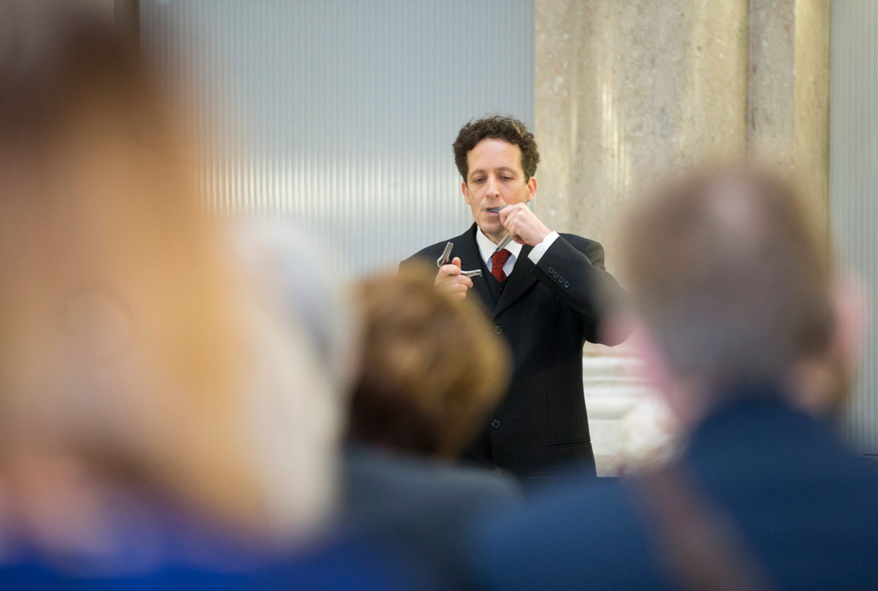 Am 5. Dezember 2017 &uuml;berreichte Sektionschef J&uuml;rgen Meindl das &Ouml;sterreichische Ehrenkreuz f&uuml;r Wissenschaft und Kunst I. Klasse an Ernst Kovacic.