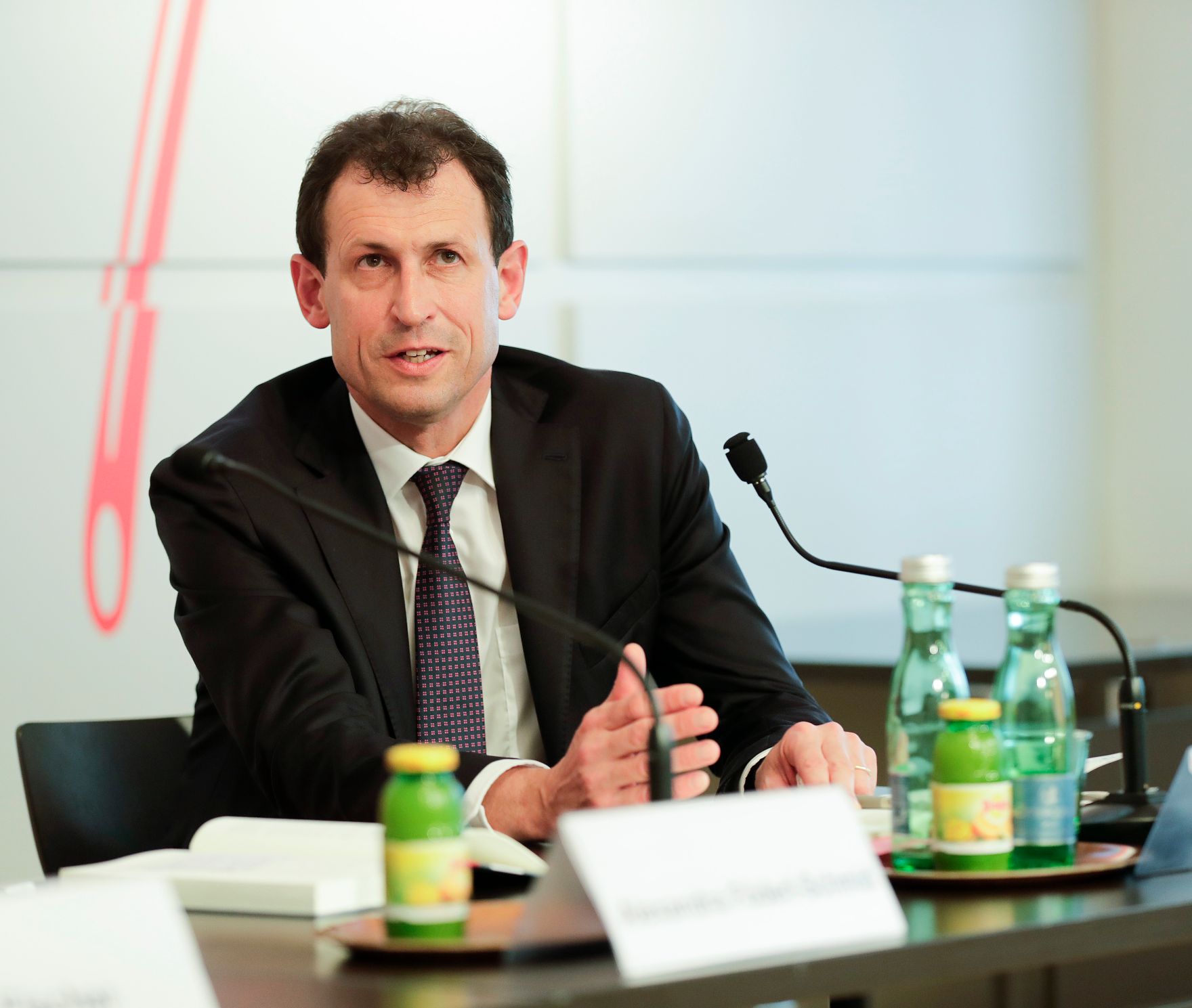 Am 26. April 2018 fand die Buchpr&auml;sentation zum Gedenk- und Erinnerungsjahr im Presseclub Concordia statt. Im Bild der Vizepr&auml;sident des Verfassungsgerichtshofes Christoph Grabenwarter.