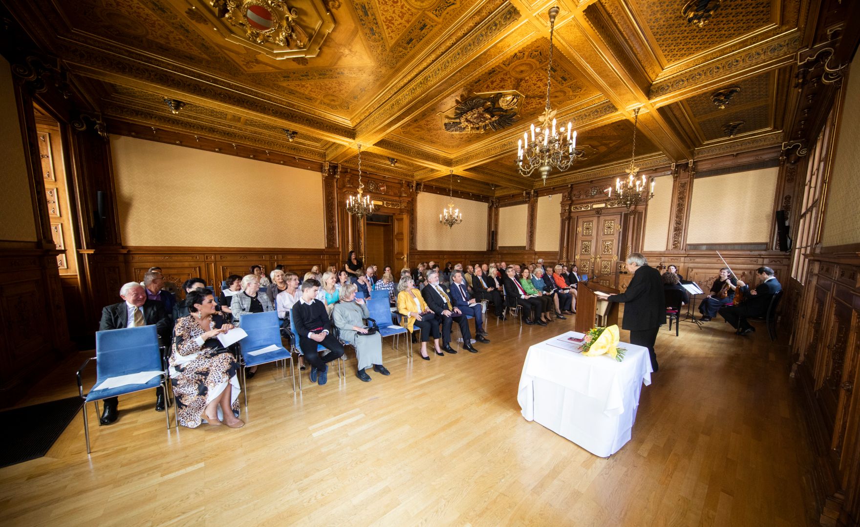 Am 27. September 2018 &uuml;berreichte Sektionschef J&uuml;rgen Meindl das &Ouml;sterreichische Ehrenkreuz f&uuml;r Wissenschaft und Kunst an Kammers&auml;nger Peter Dvorsk&yacute;.