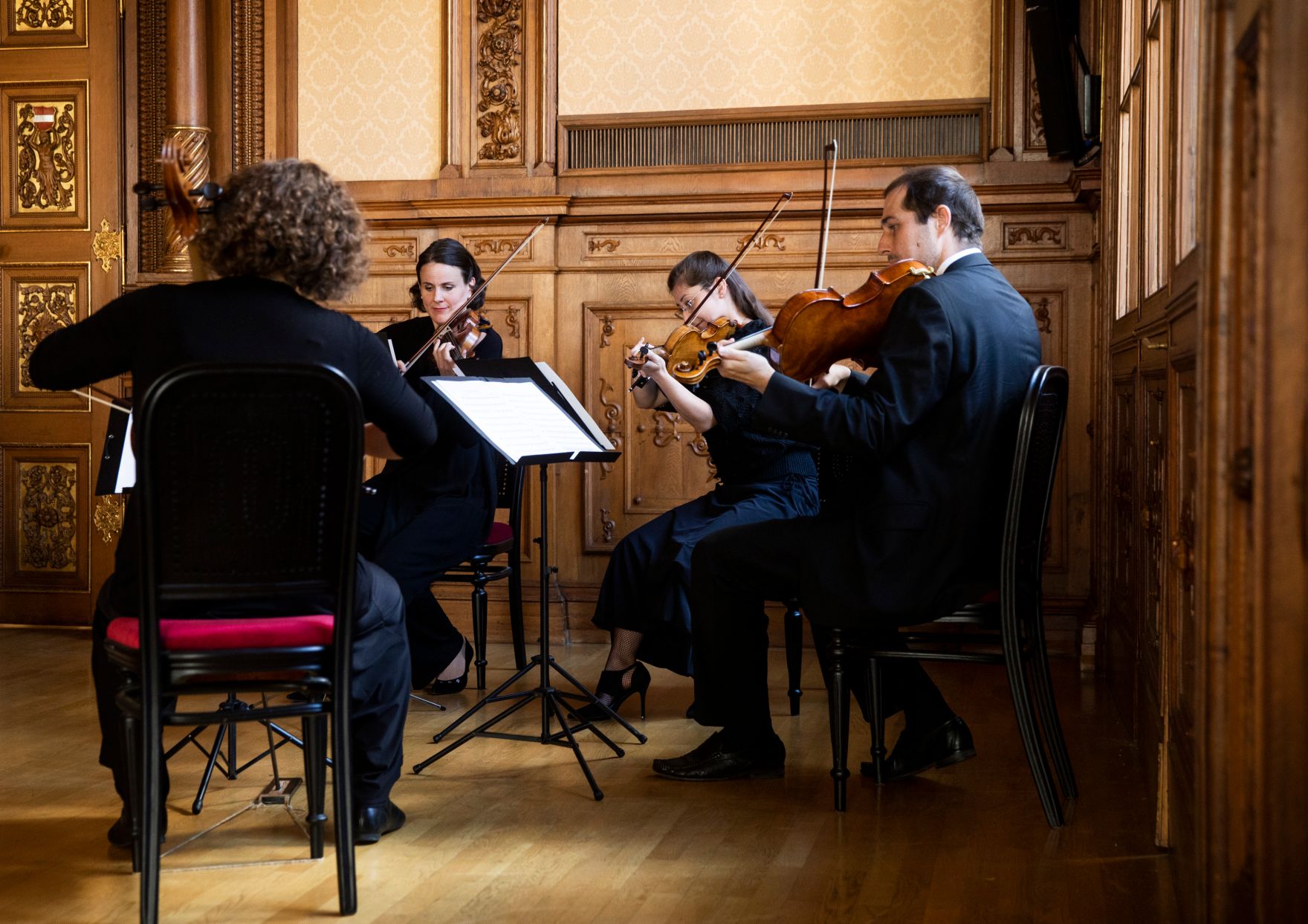 Am 27. September 2018 &uuml;berreichte Sektionschef J&uuml;rgen Meindl das &Ouml;sterreichische Ehrenkreuz f&uuml;r Wissenschaft und Kunst an Kammers&auml;nger Peter Dvorsk&yacute;.