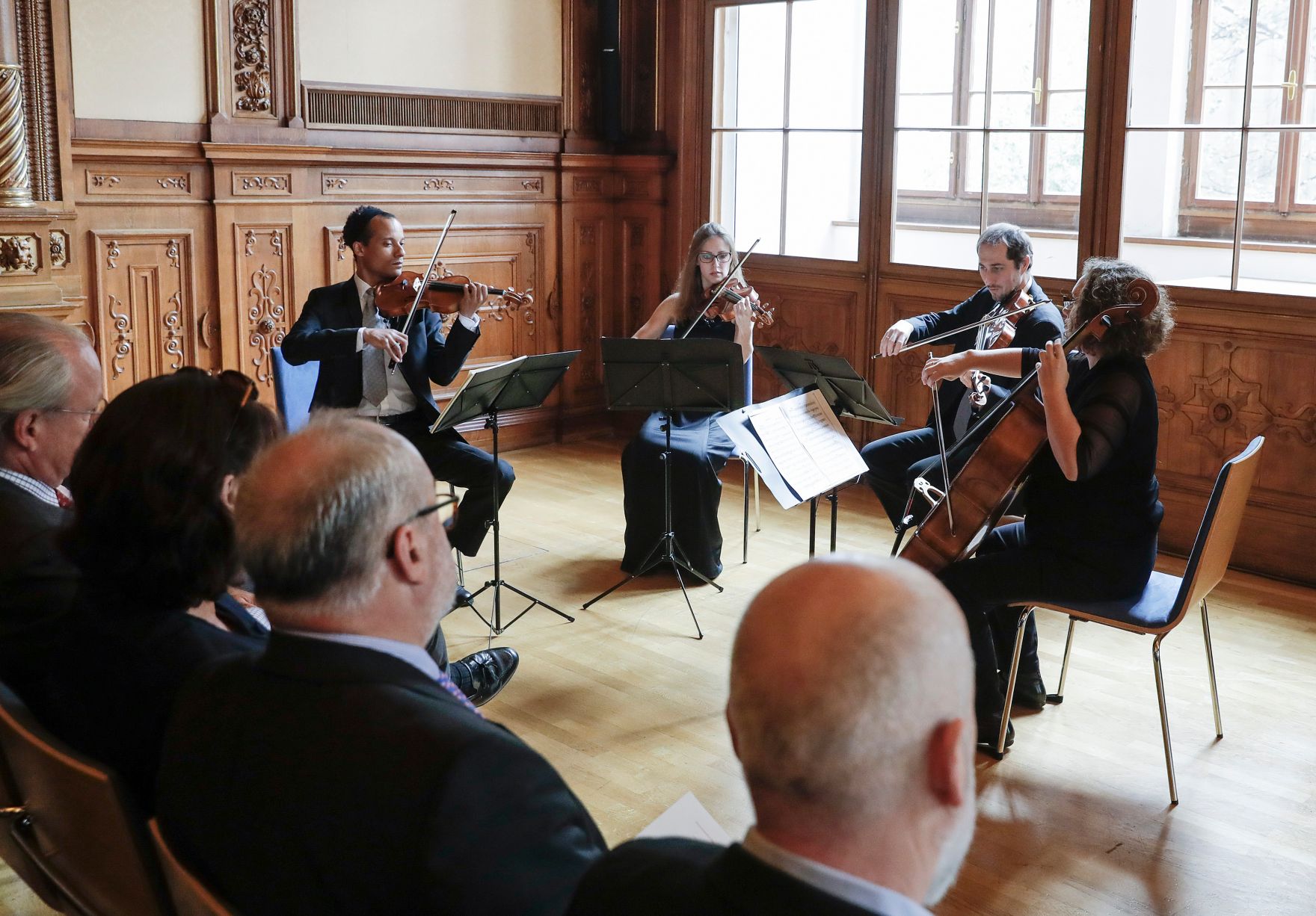 Am 15. Oktober 2018 &uuml;berreichte Sektionschef J&uuml;rgen Meindl das &Ouml;sterreichische Ehrenkreuz f&uuml;r Wissenschaft und Kunst I. Klasse an B&aacute;lint Andr&aacute;s Varga und den Berufstitel Professor an Anton Gatnar.