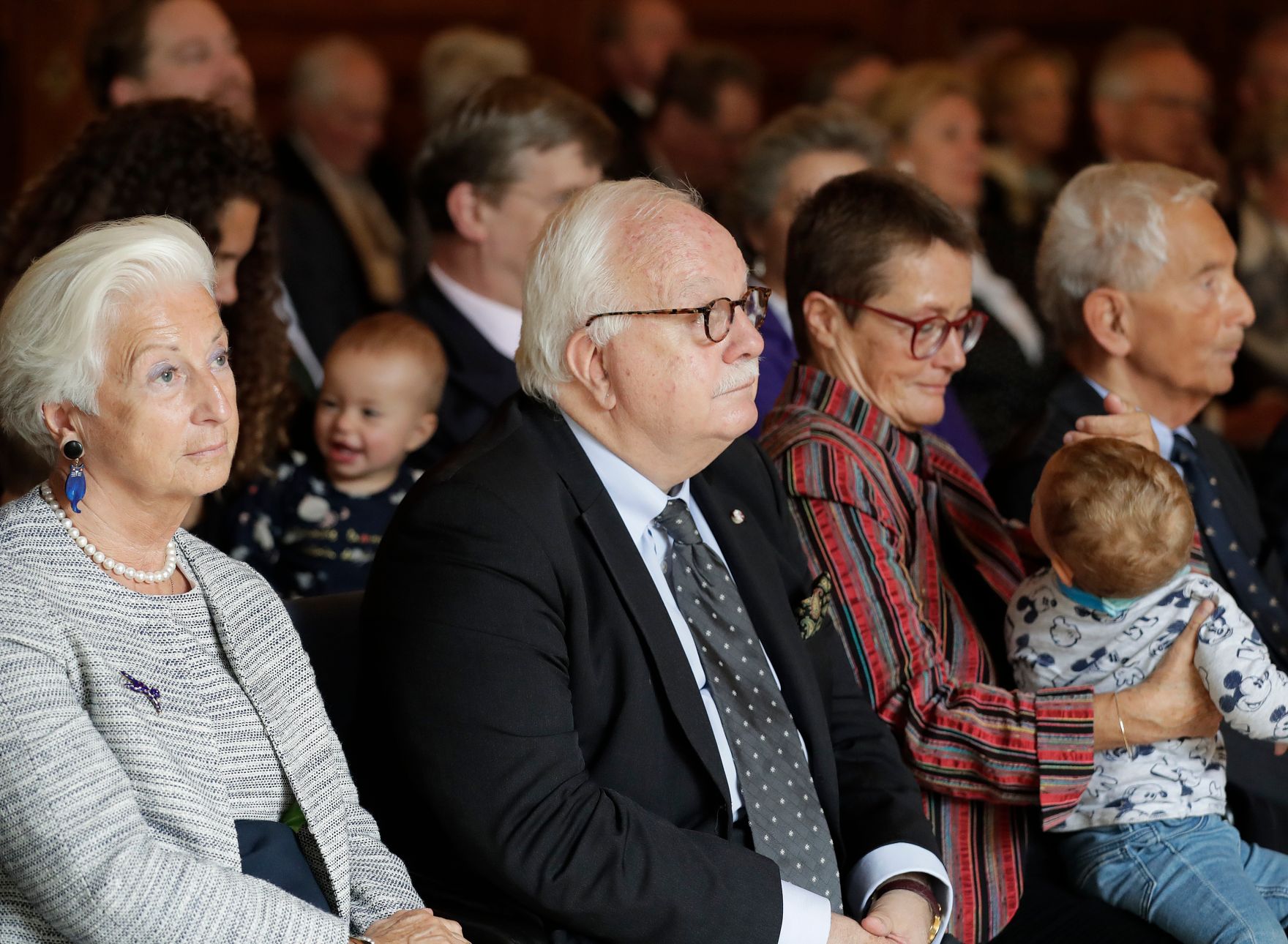 Am 15. Oktober 2018 &uuml;berreichte Sektionschef J&uuml;rgen Meindl das &Ouml;sterreichische Ehrenkreuz f&uuml;r Wissenschaft und Kunst I. Klasse an B&aacute;lint Andr&aacute;s Varga (r.) und den Berufstitel Professor an Anton Gatnar (2.v.l.).