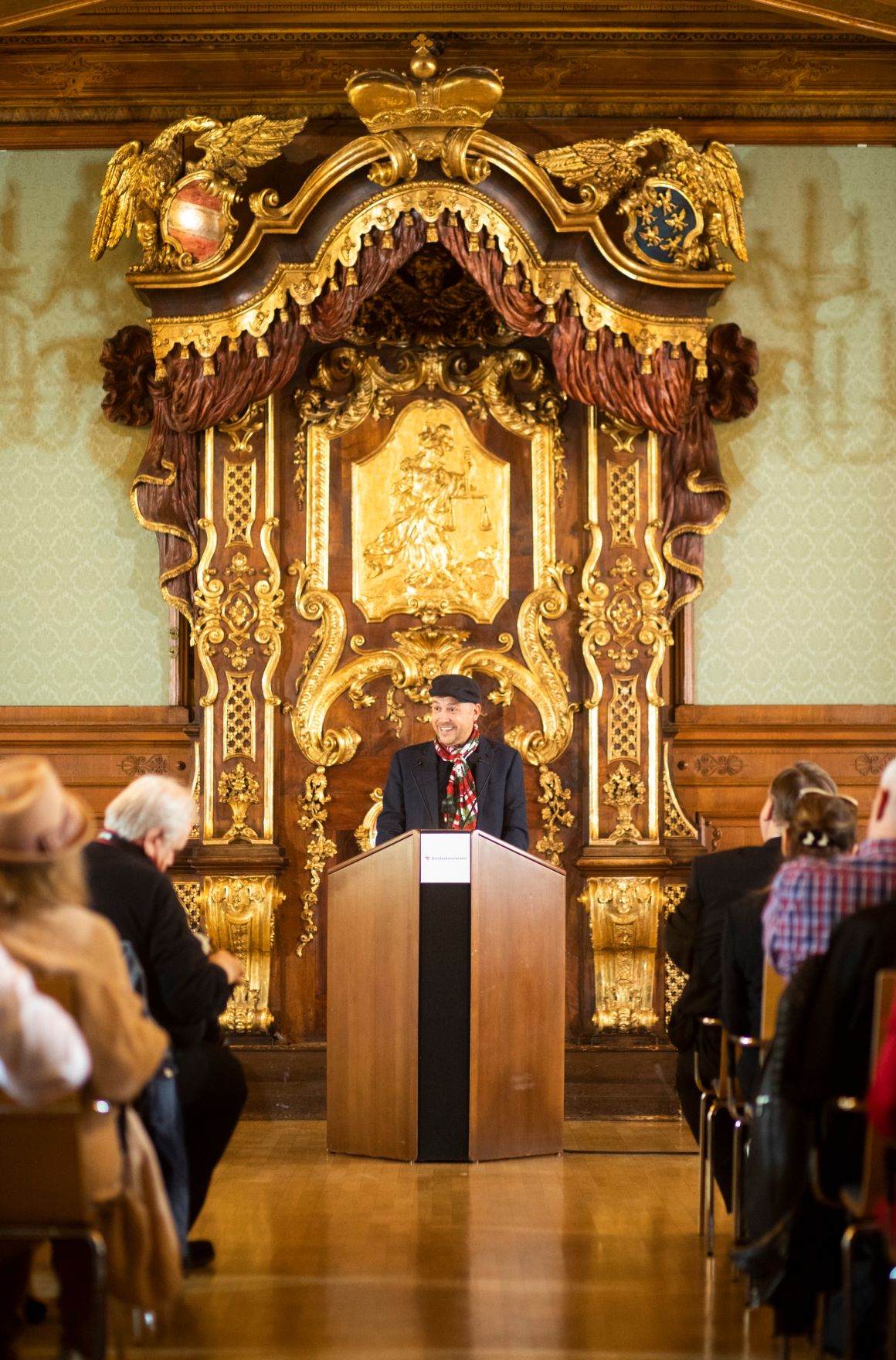 Am 22. Oktober 2018 &uuml;berreichte Reinhold Hohengartner das &Ouml;sterreichische Ehrenkreuz f&uuml;r Wissenschaft und Kunst an Hubert Waldner.