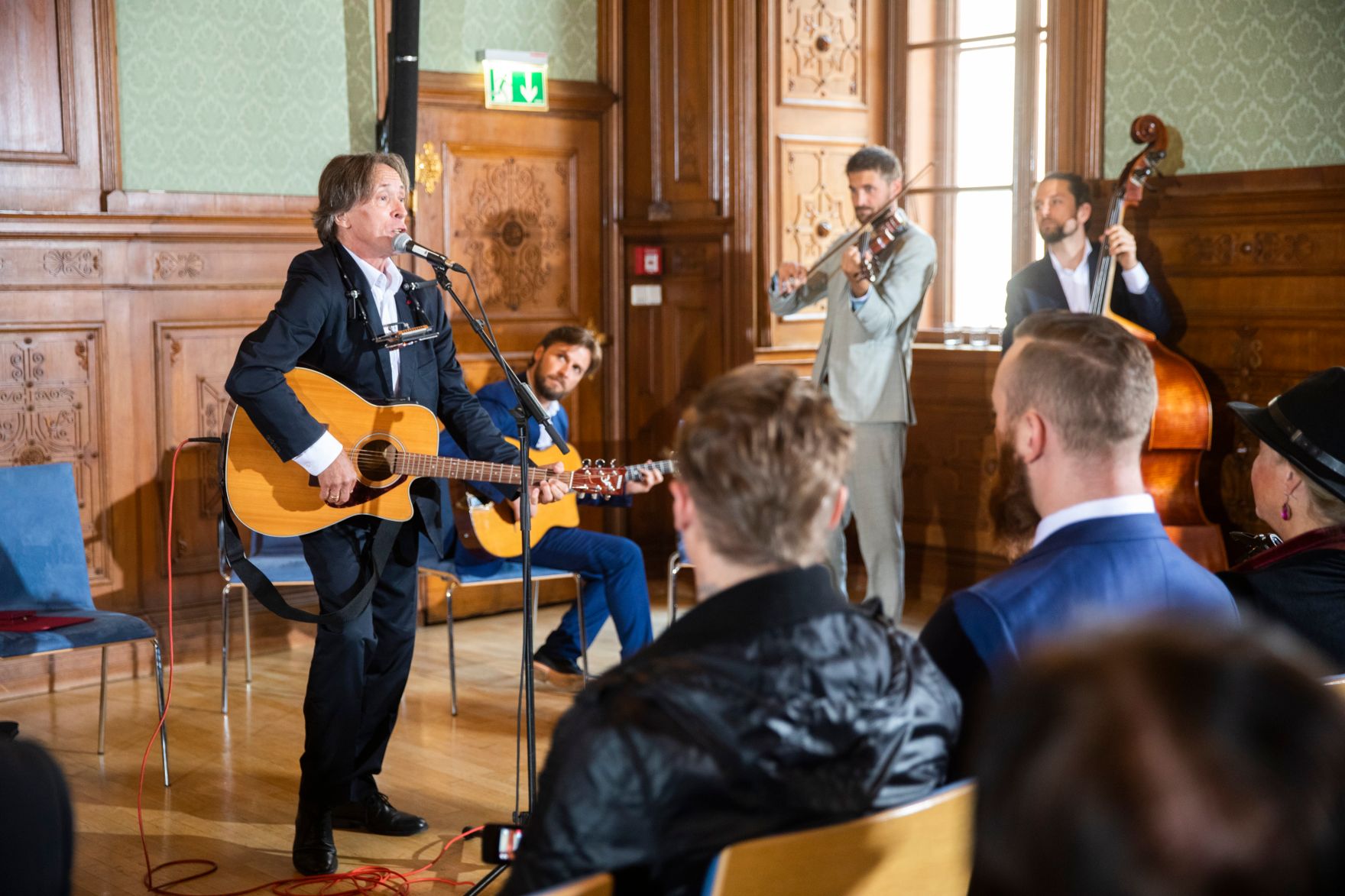 Am 22. Oktober 2018 &uuml;berreichte Reinhold Hohengartner das &Ouml;sterreichische Ehrenkreuz f&uuml;r Wissenschaft und Kunst an Hubert Waldner (l.).