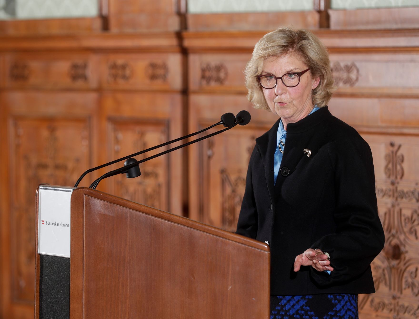 Am 23. Oktober 2018 wurden die Urkunden &uuml;ber die Verleihung des Berufstitels Professorin an Mechthild Bartolomey und des Berufstitels Professor an Walter Kob&eacute;ra &uuml;berreicht. Im Bild Laudatorin Heide Tenner.