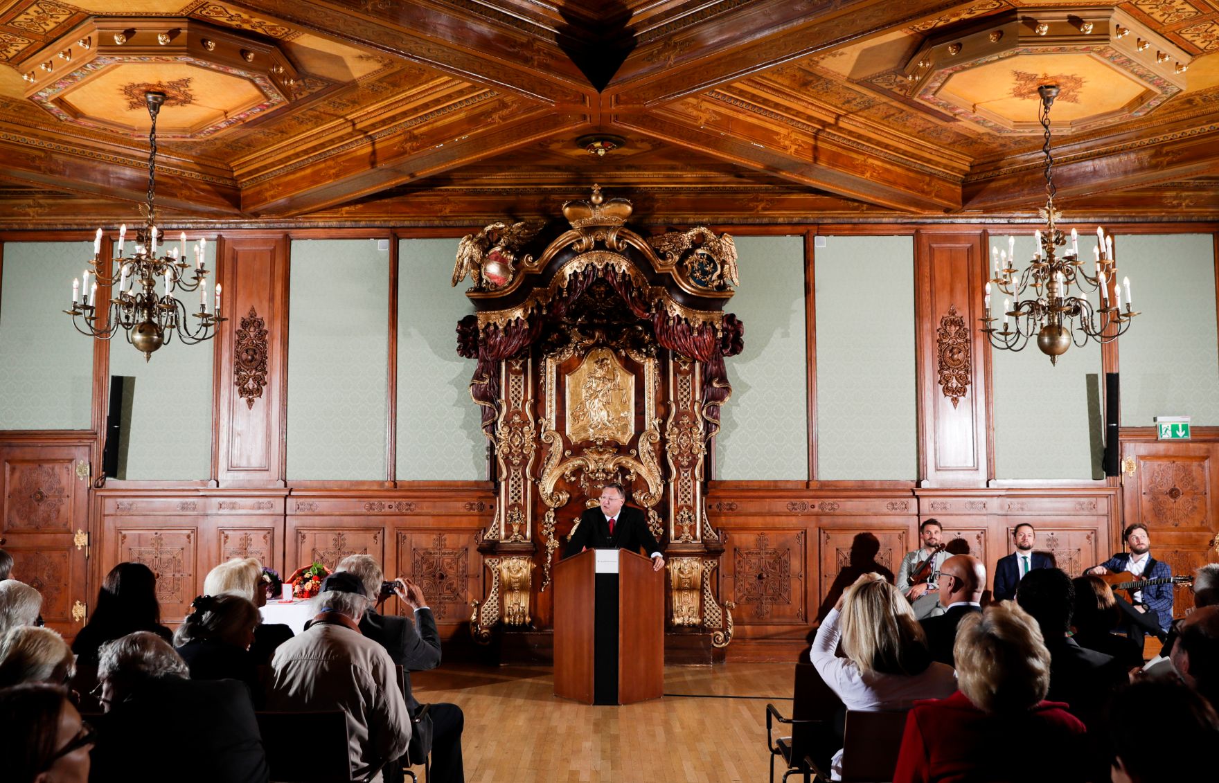 Am 23. Oktober 2018 &uuml;berreichte Ministerialrat Reinhold Hohengartner (im Bild) das Goldene Ehrenzeichen f&uuml;r Verdienste um die Republik &Ouml;sterreich an Gerhard Hermanky und Karl Novak.