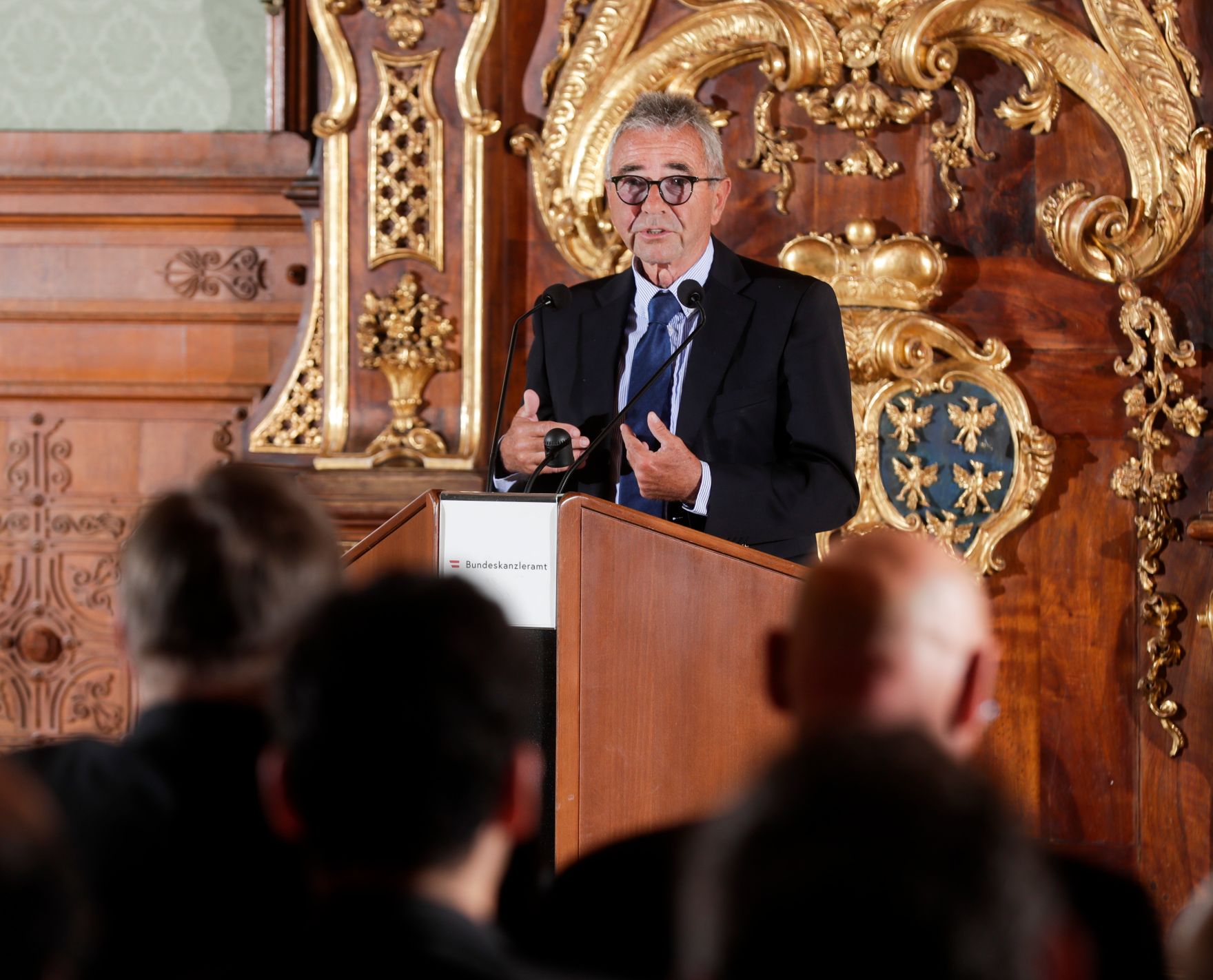 Am 23. Oktober 2018 &uuml;berreichte Ministerialrat Reinhold Hohengartner das Goldene Ehrenzeichen f&uuml;r Verdienste um die Republik &Ouml;sterreich an Gerhard Hermanky und Karl Novak. Im Bild der Laudator Franz Zach.