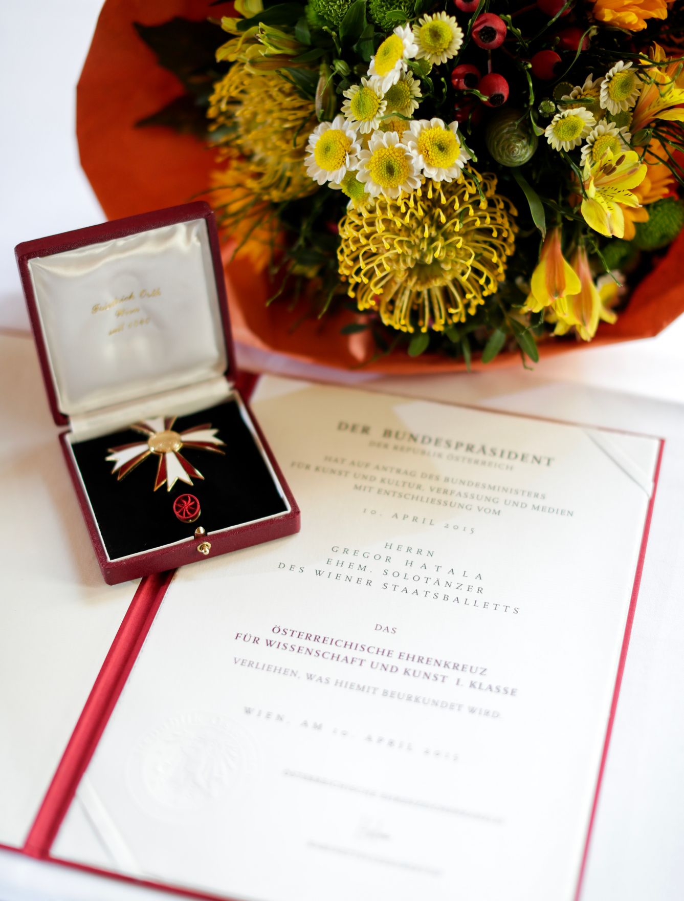 Am 7. November 2018 &uuml;berreichte Christian Kircher das &Ouml;sterreichische Ehrenkreuz f&uuml;r Wissenschaft und Kunst I. Klasse an Gregor Hatala.