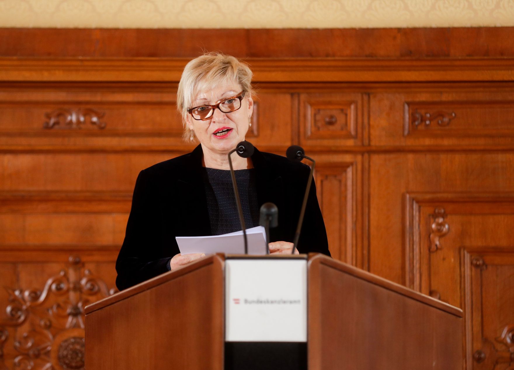 Am 7. November 2018 &uuml;berreichte Sektionschef J&uuml;rgen Meindl das Gro&szlig;e Ehrenzeichen f&uuml;r Verdienste um die Republik &Ouml;sterreich an Karin Kathrein und die Urkunde &uuml;ber die Verleihung des Berufstitels Professor an Stephan-Matthias Lademann. Im Bild die Laudatorin Karin Bergmann.