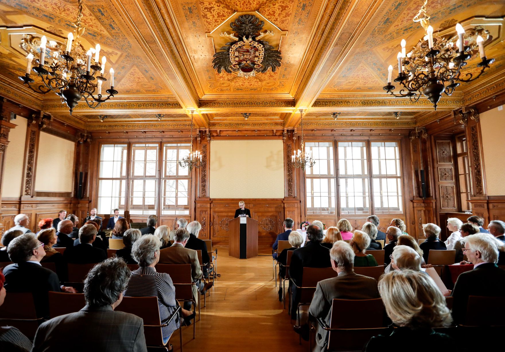 Am 7. November 2018 &uuml;berreichte Sektionschef J&uuml;rgen Meindl das Gro&szlig;e Ehrenzeichen f&uuml;r Verdienste um die Republik &Ouml;sterreich an Karin Kathrein und die Urkunde &uuml;ber die Verleihung des Berufstitels Professor an Stephan-Matthias Lademann. Im Bild die Laudatorin Karin Bergmann.