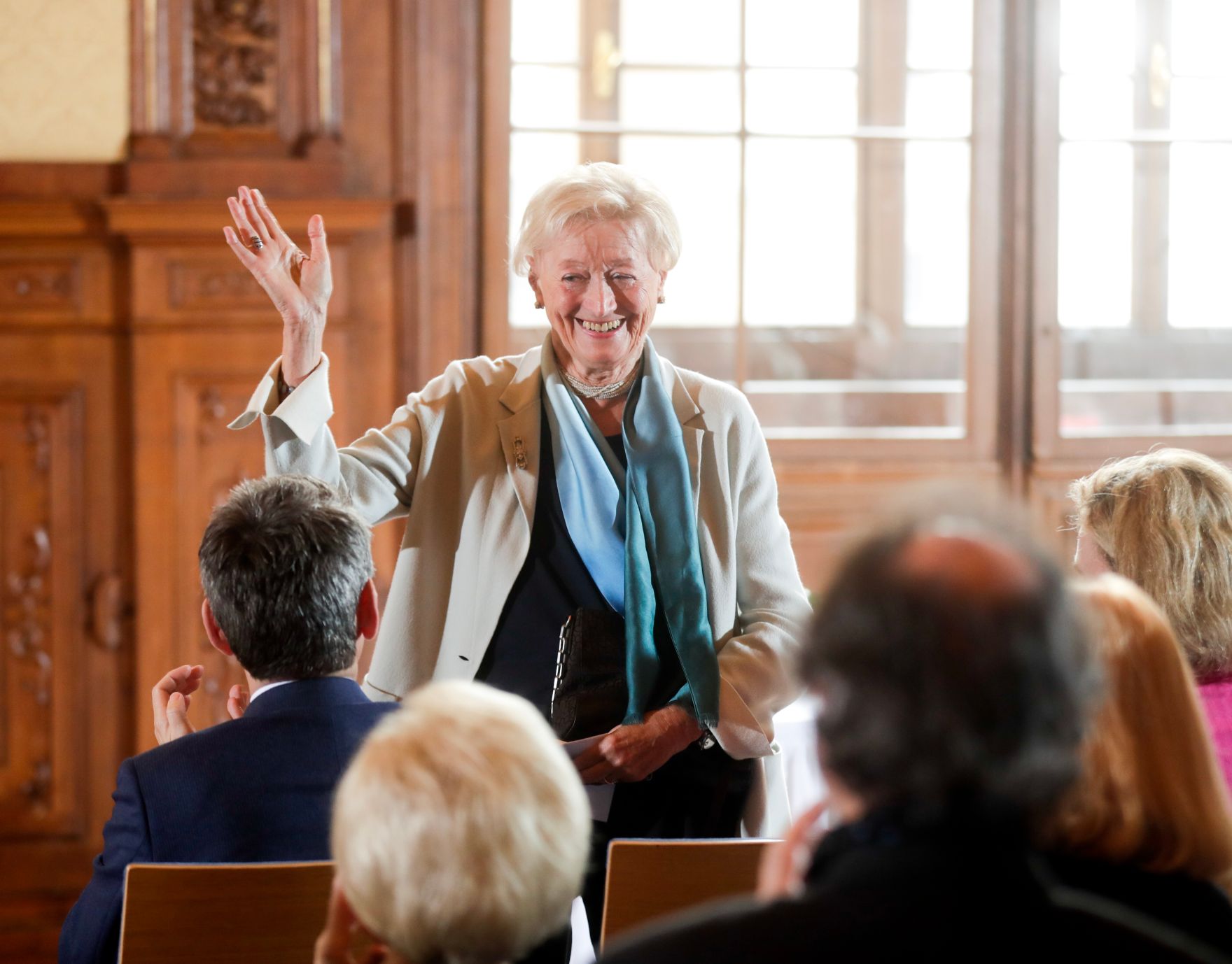 Am 7. November 2018 &uuml;berreichte Sektionschef J&uuml;rgen Meindl das Gro&szlig;e Ehrenzeichen f&uuml;r Verdienste um die Republik &Ouml;sterreich an Karin Kathrein (im Bild) und die Urkunde &uuml;ber die Verleihung des Berufstitels Professor an Stephan-Matthias Lademann.