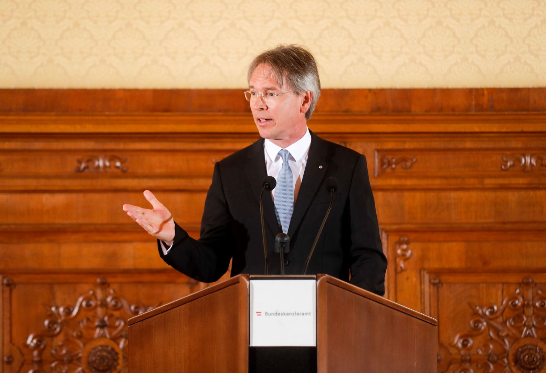 Am 7. November 2018 &uuml;berreichte Sektionschef J&uuml;rgen Meindl das Gro&szlig;e Ehrenzeichen f&uuml;r Verdienste um die Republik &Ouml;sterreich an Karin Kathrein und die Urkunde &uuml;ber die Verleihung des Berufstitels Professor an Stephan-Matthias Lademann (im Bild).