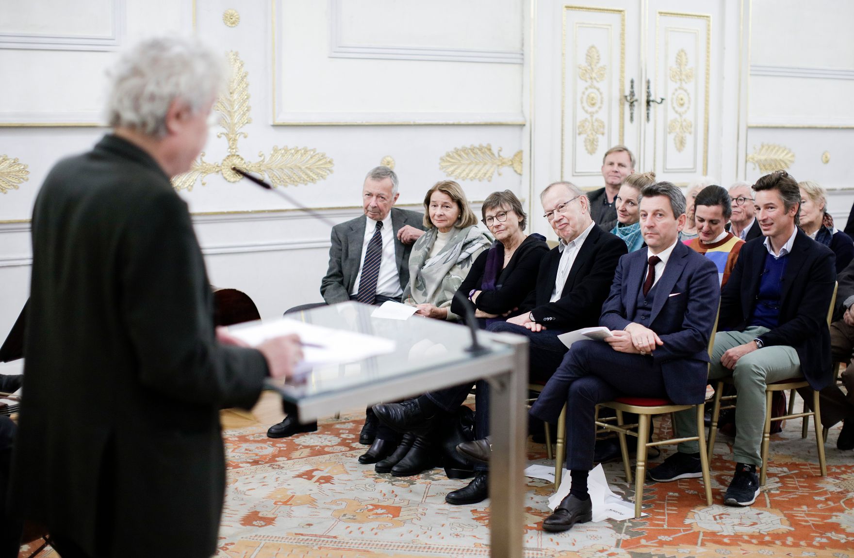 Am 22. November 2018 verlieh Sektionschef J&uuml;rgen Meindl den &Ouml;sterreichischen Staatspreis f&uuml;r Kulturpublizistik an Martin Pollack. Im Bild der Laudator Karl Markus Gau&szlig; (l.).