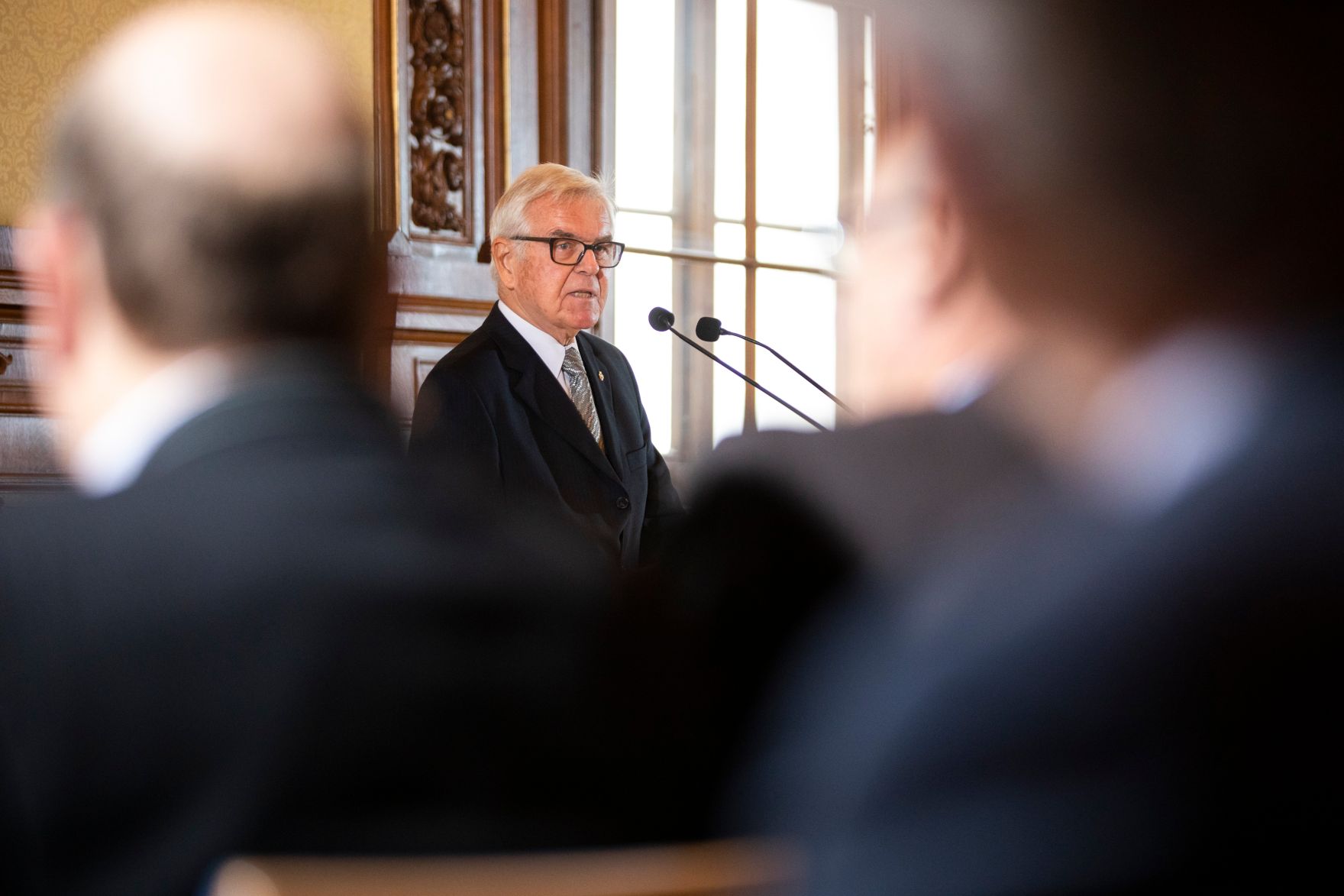 Am 3. Dezember 2018 wurden die Goldenen Ehrenzeichen f&uuml;r Verdienste um die Republik &Ouml;sterreich an Gerhard Heinz und Helmut Steubl &uuml;berreicht. Im Bild der Laudator Johann Turek.