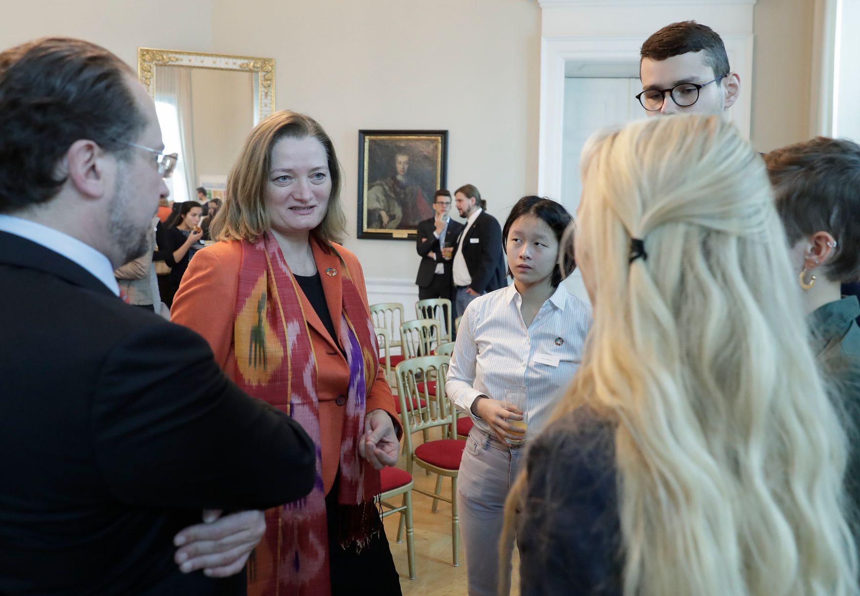 Am 3. Dezember 2018 fand die Veranstaltung &quot;Generation 2030: Together for a Good Life for Everyone&quot; im Bundeskanzleramt statt. Im Bild Sektionsleiter Alexander Schallenberg (l.) und Sektionsleiterin D&eacute;sir&eacute;e Schweitzer (2.v.l.).