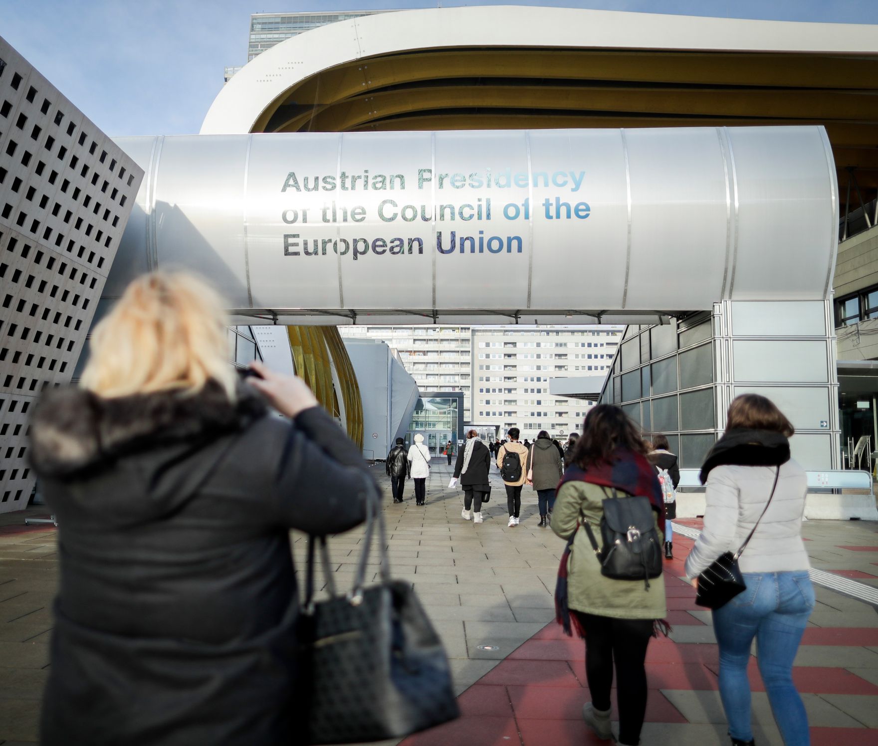 Am 19. Dezember 2018 fand eine Tag der offenen T&uuml;r im Austria Center Vienna statt zum Abschluss des EU-Ratvorsitzes. Im Bild Sch&uuml;ler bei der Besichtigung der R&auml;ume.