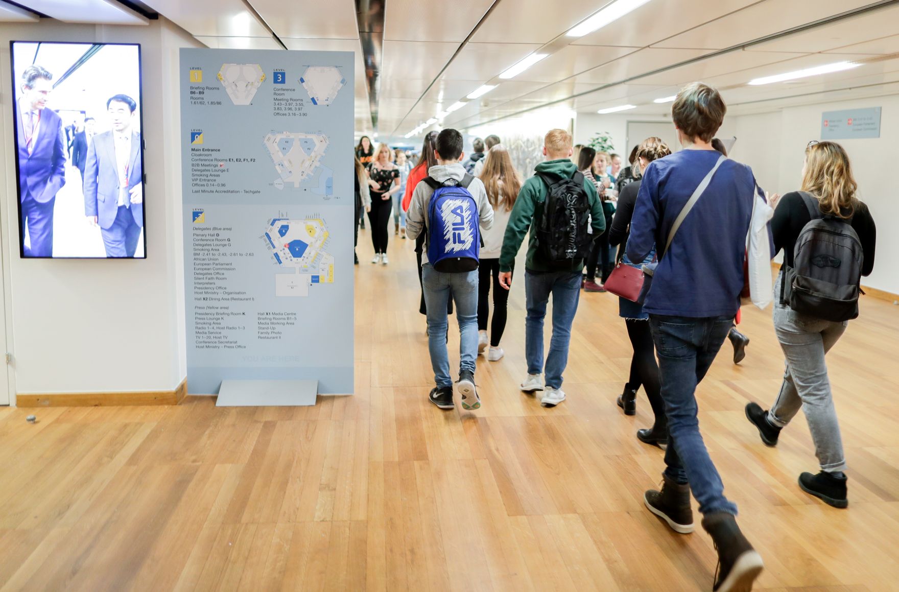 Am 19. Dezember 2018 fand eine Tag der offenen T&uuml;r im Austria Center Vienna statt zum Abschluss des EU-Ratvorsitzes. Im Bild Sch&uuml;ler bei der Besichtigung der R&auml;ume.