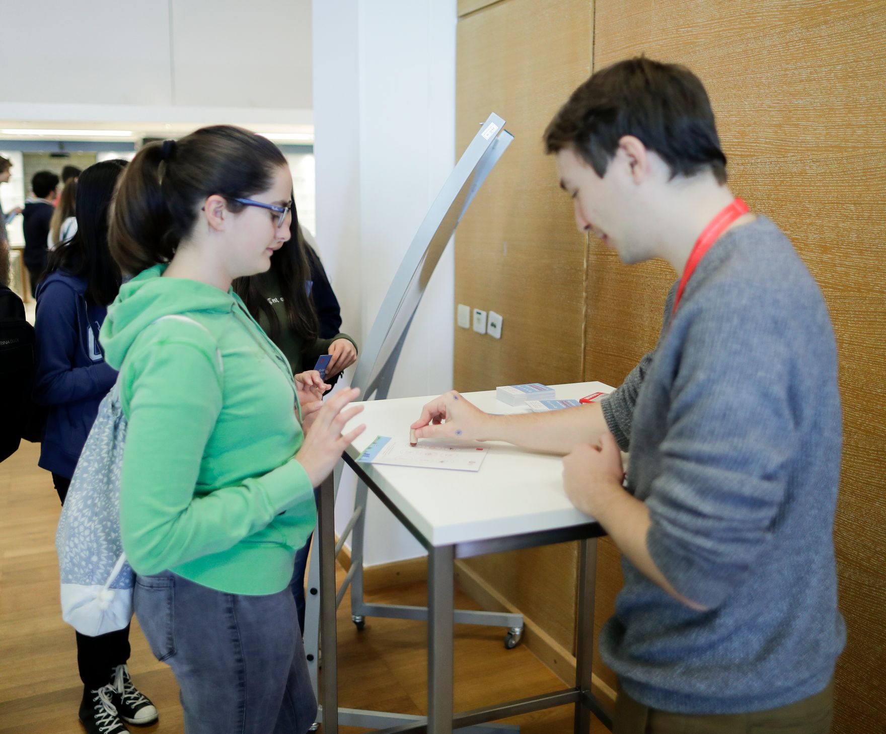 Am 19. Dezember 2018 fand eine Tag der offenen T&uuml;r im Austria Center Vienna statt zum Abschluss des EU-Ratvorsitzes. Im Bild Sch&uuml;ler bei der Besichtigung der R&auml;ume.