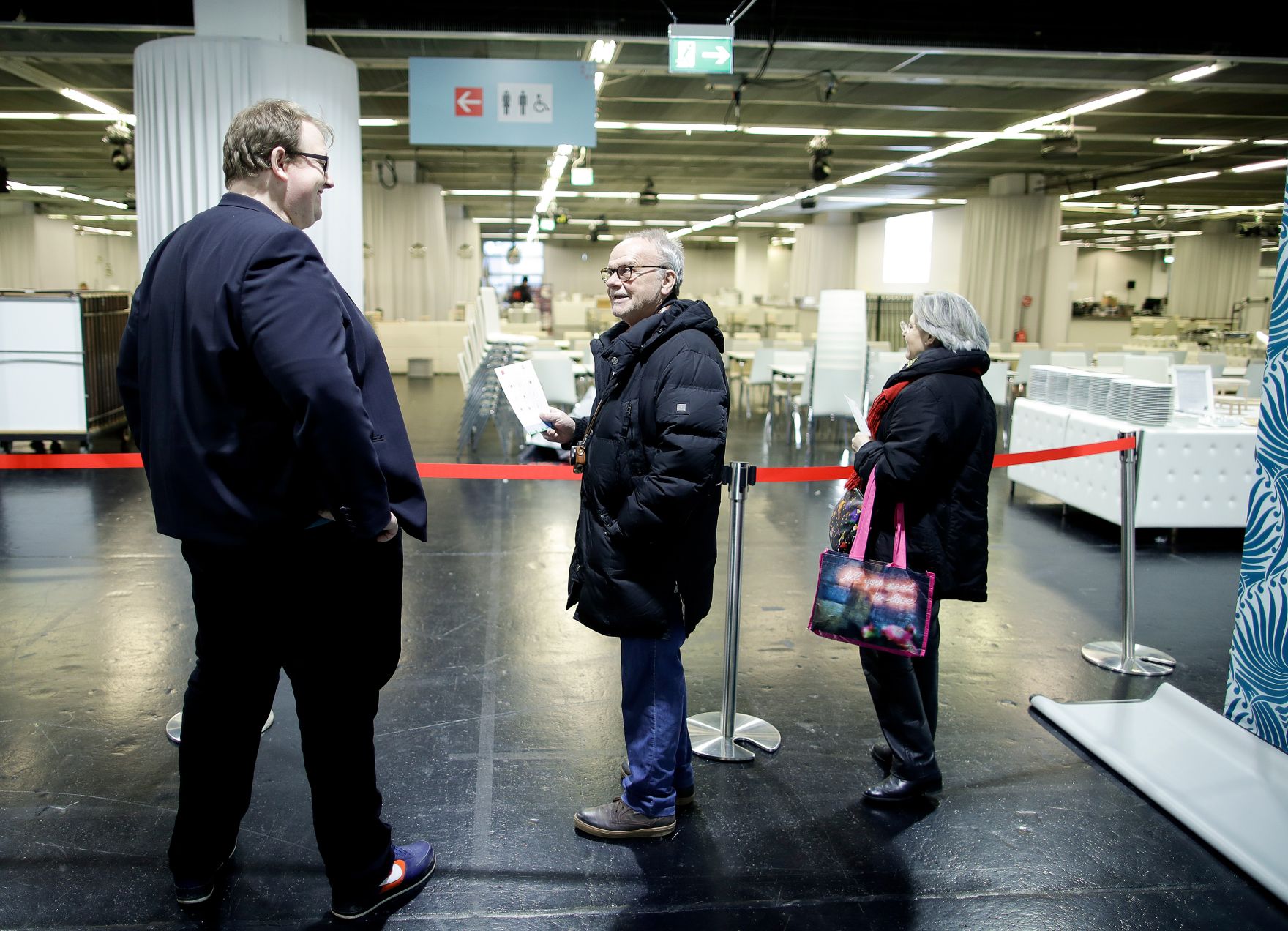 Am 19. Dezember 2018 fand eine Tag der offenen T&uuml;r im Austria Center Vienna statt zum Abschluss des EU-Ratvorsitzes. Im Bild Anrainer bei der Besichtigung der R&auml;ume.