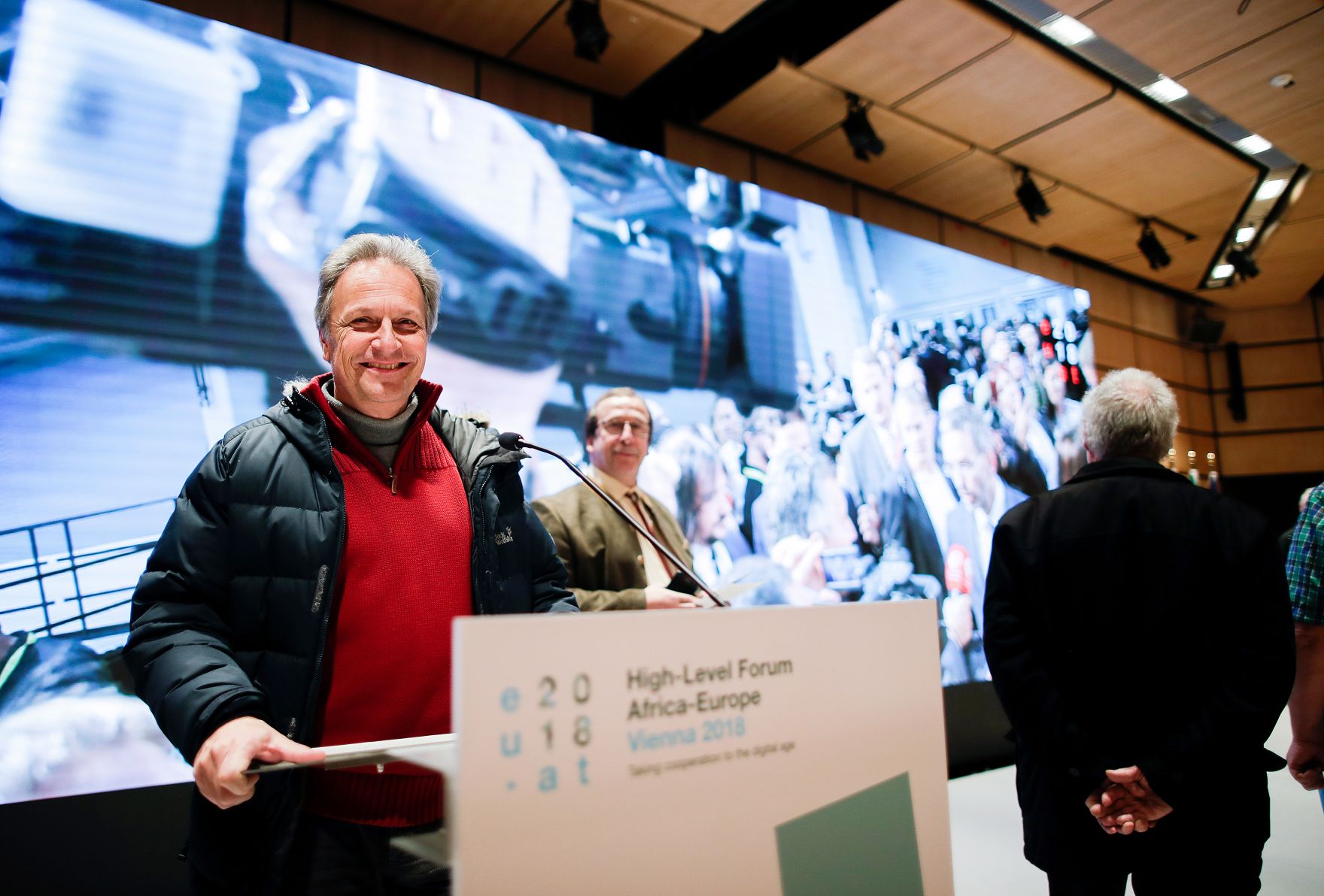 Am 19. Dezember 2018 fand eine Tag der offenen T&uuml;r im Austria Center Vienna statt zum Abschluss des EU-Ratvorsitzes. Im Bild Anrainer bei der Besichtigung der R&auml;ume.