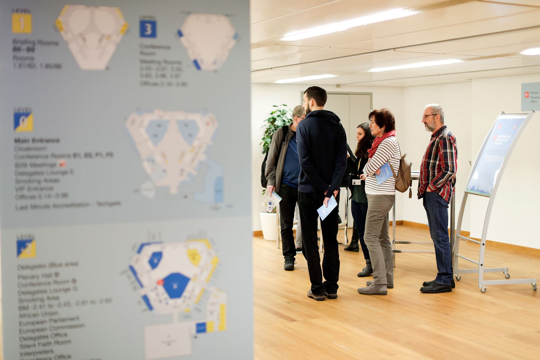 Am 19. Dezember 2018 fand eine Tag der offenen T&uuml;r im Austria Center Vienna statt zum Abschluss des EU-Ratvorsitzes. Im Bild Anrainer bei der Besichtigung der R&auml;ume.