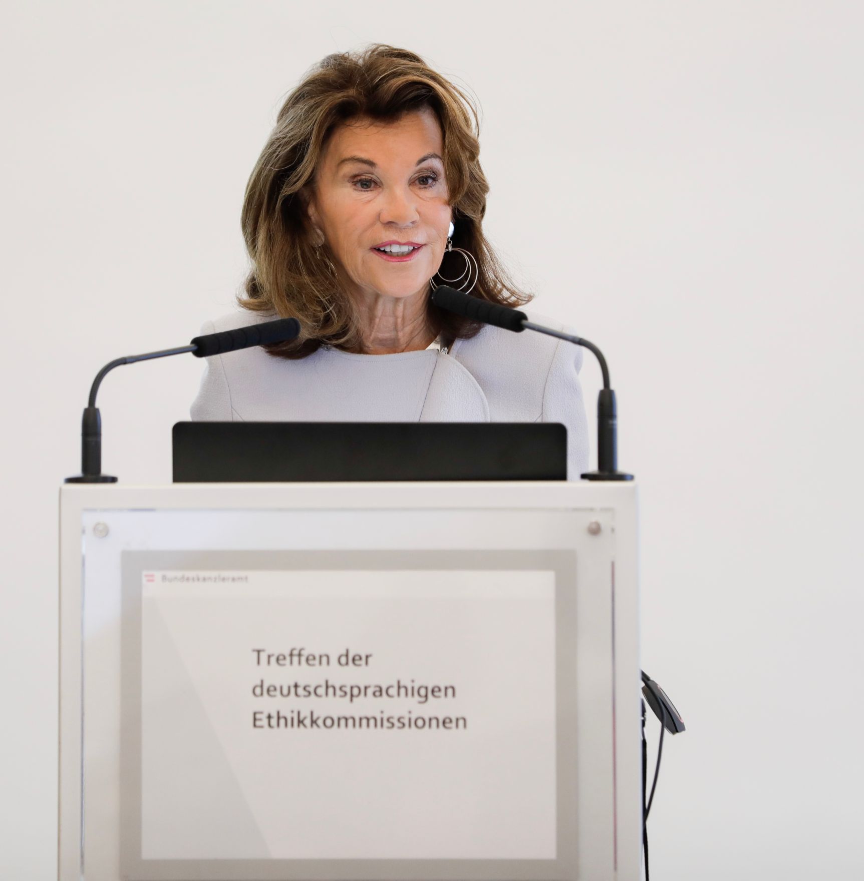 Am 11. Oktober 2019 nahm Bundeskanzlerin Brigitte Bierlein (im Bild) an dem Treffen der deutschsprachigen Ethikkommissionen zum Thema &quot;Desinformation in der Medizin&quot; teil.