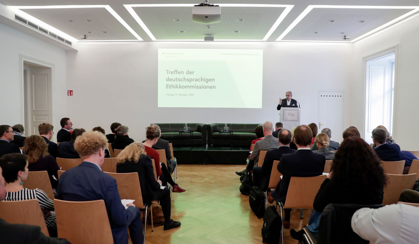 Am 11. Oktober 2019 nahm Bundeskanzlerin Brigitte Bierlein an dem Treffen der deutschsprachigen Ethikkommissionen zum Thema &quot;Desinformation in der Medizin&quot; teil.