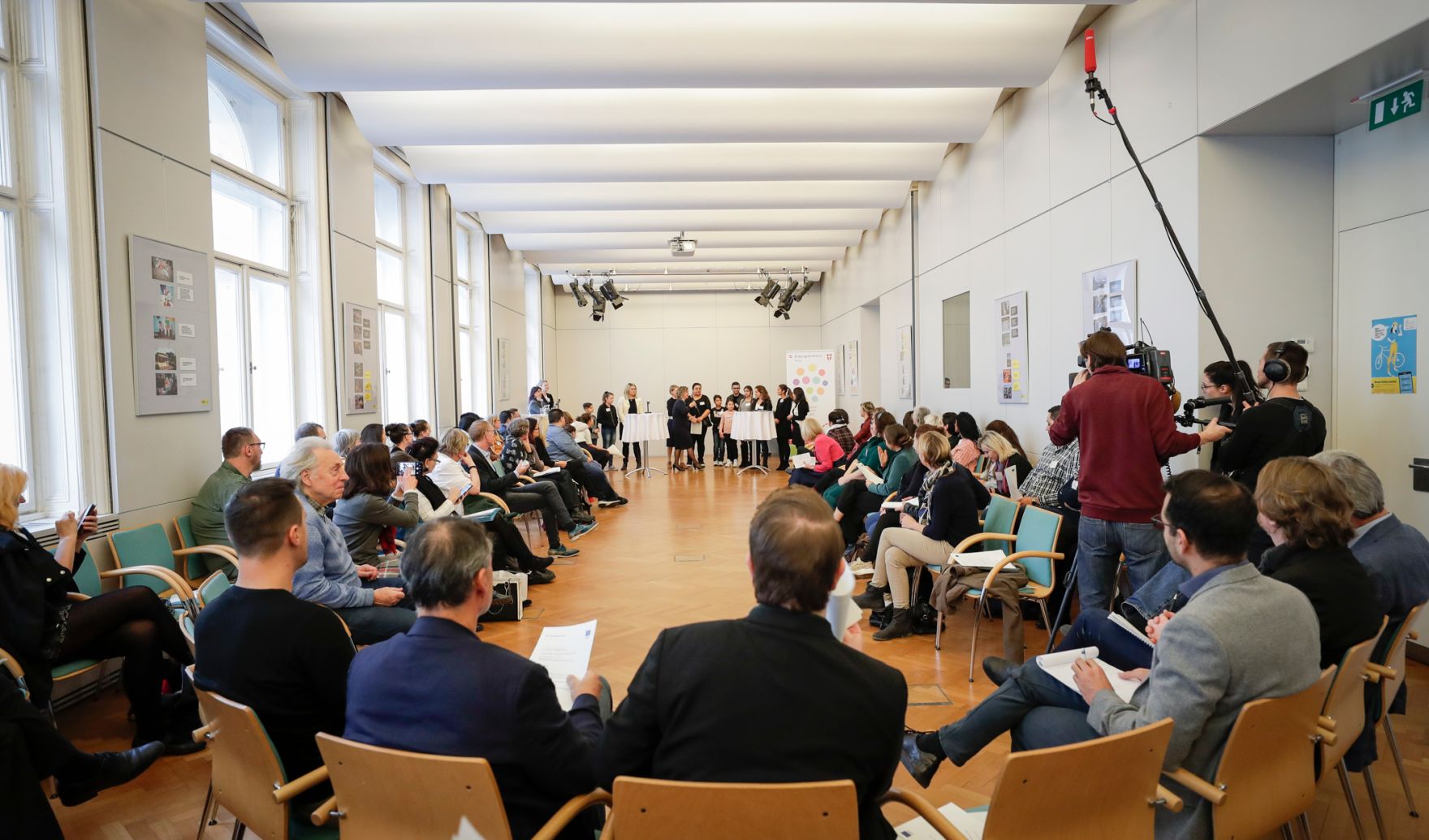 Am 19. November 2019 fand die 24. Roma Dialogplattform im Bundeskanzleramt zur Pr&auml;sentation der neuen ESF Roma Empowerment-Projekte.