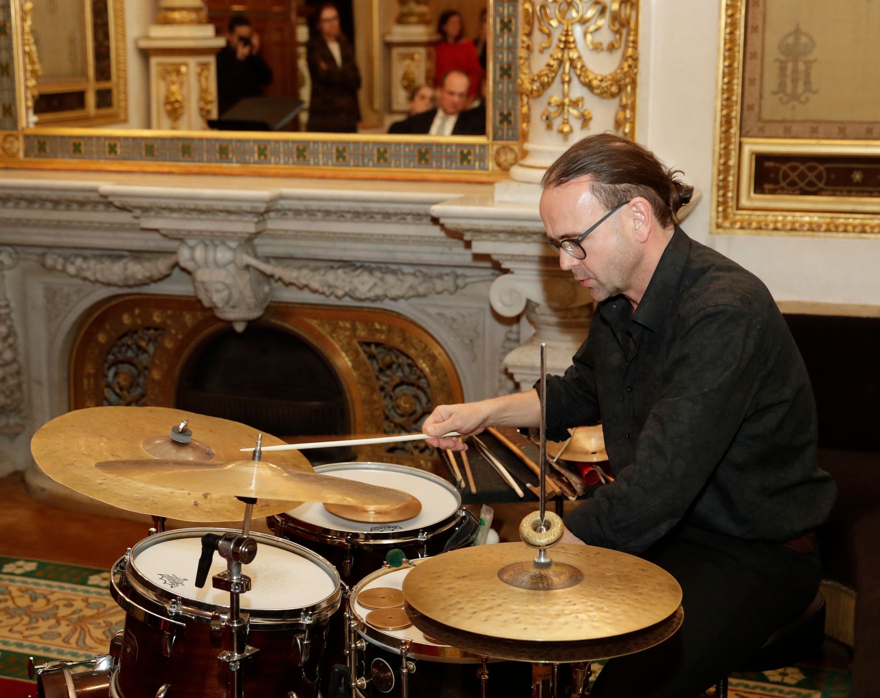 Am 9. Dezember 2019 &uuml;berreichte Sektionschef J&uuml;rgen Meindl das &Ouml;sterreichische Ehrenzeichen f&uuml;r Wissenschaft und Kunst an Komponistin Olga Neuwirth.