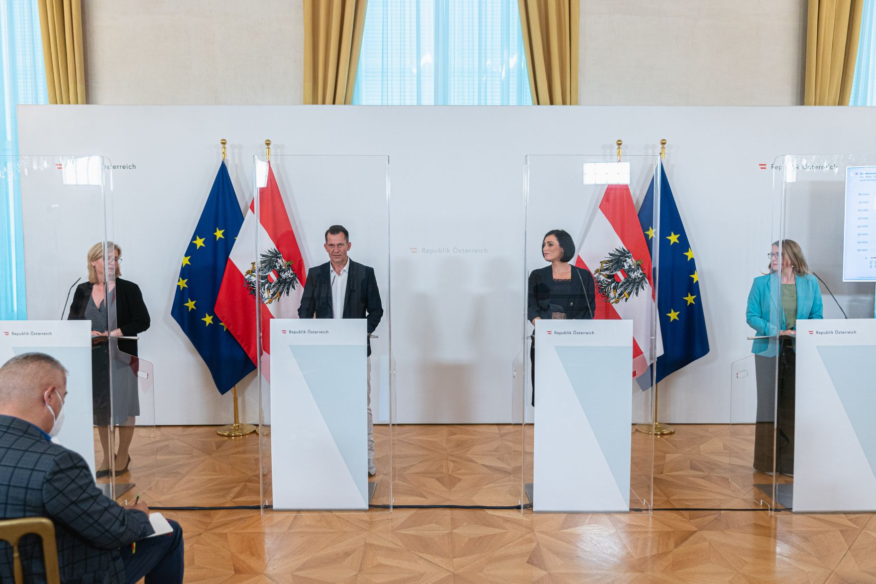 Im Bild (v.r.n.l.) Bundesministerin Margarete Schramb&ouml;ck, Bundesministerin Elisabeth K&ouml;stinger, Bundesminister Wolfgang M&uuml;ckstein und Bundesministerin Leonore Gewessler nach dem Ministerrat am 9. Juni 2021.