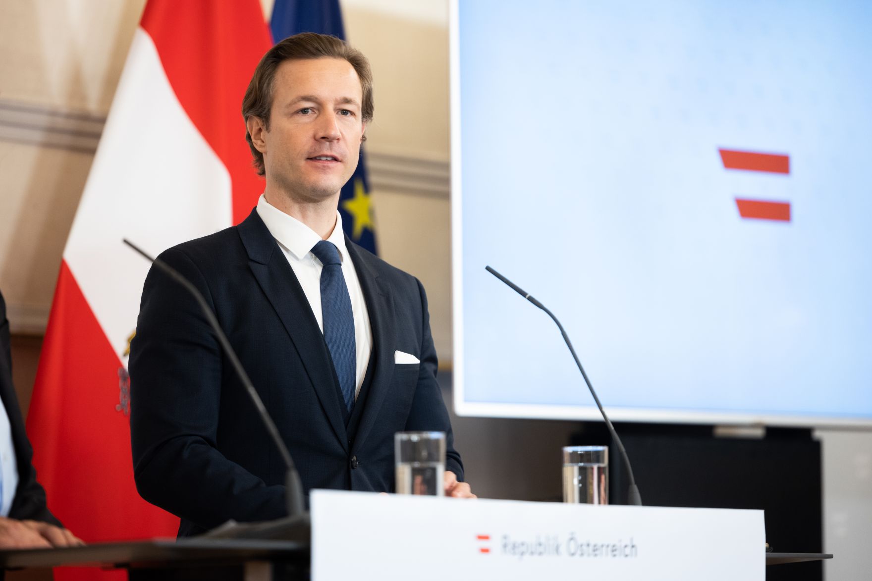 Im Bild Bundesminister Gernot Bl&uuml;mel nach dem Ministerrat am 6. Oktober 2021.