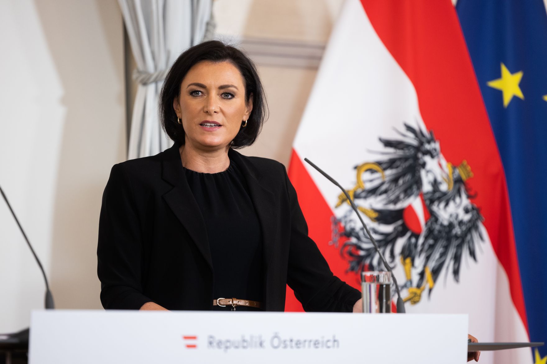 Im Bild Bundesministerin Elisabeth K&ouml;stinger nach dem Ministerrat am 17. November 2021