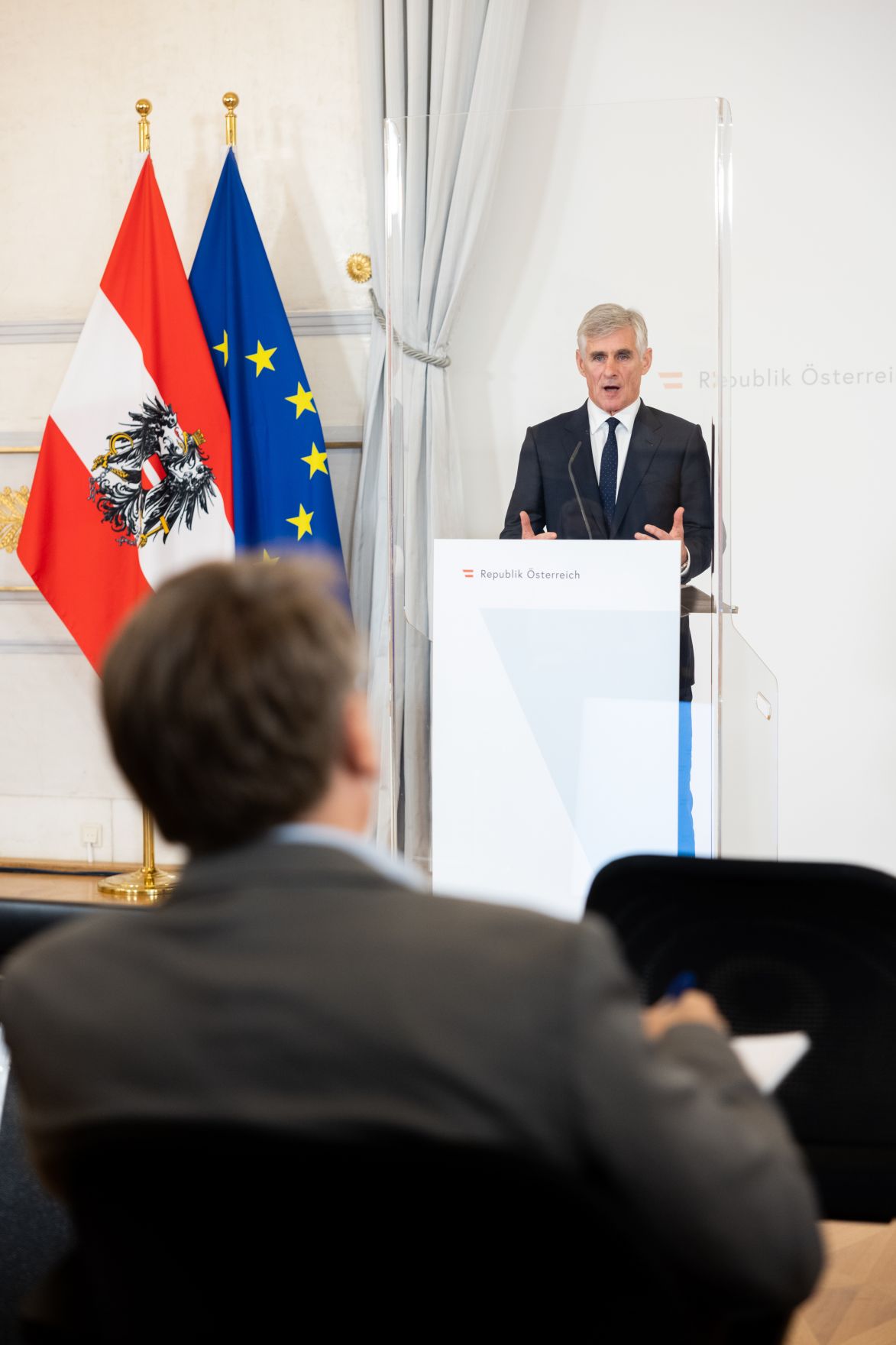 Am 1. Dezember 2021 nahm Bundesminister Michael Linhart am Pressefoyer nach dem Ministerrat teil.
